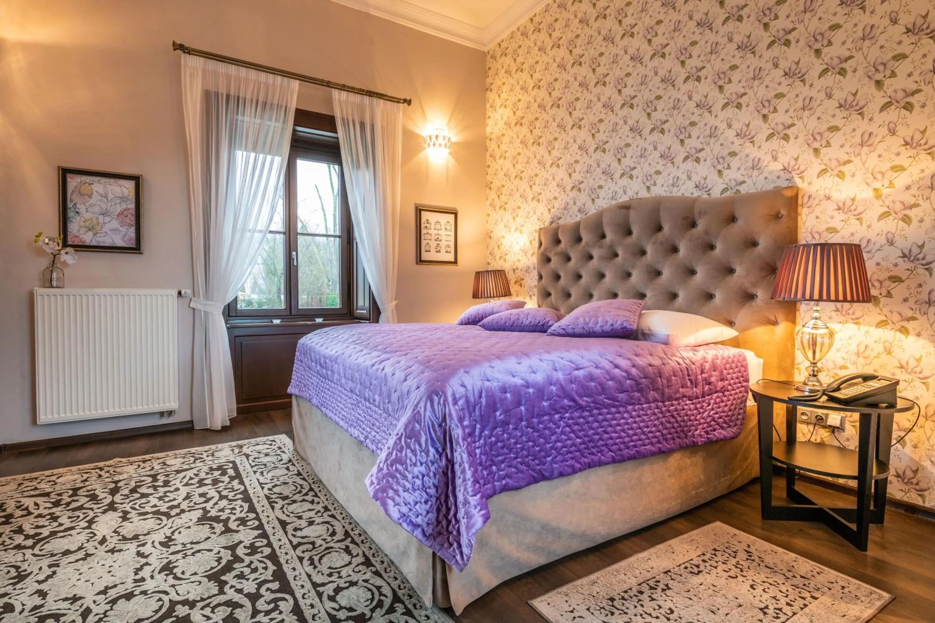 Photo of the whole room, Bed in Chateau Appony