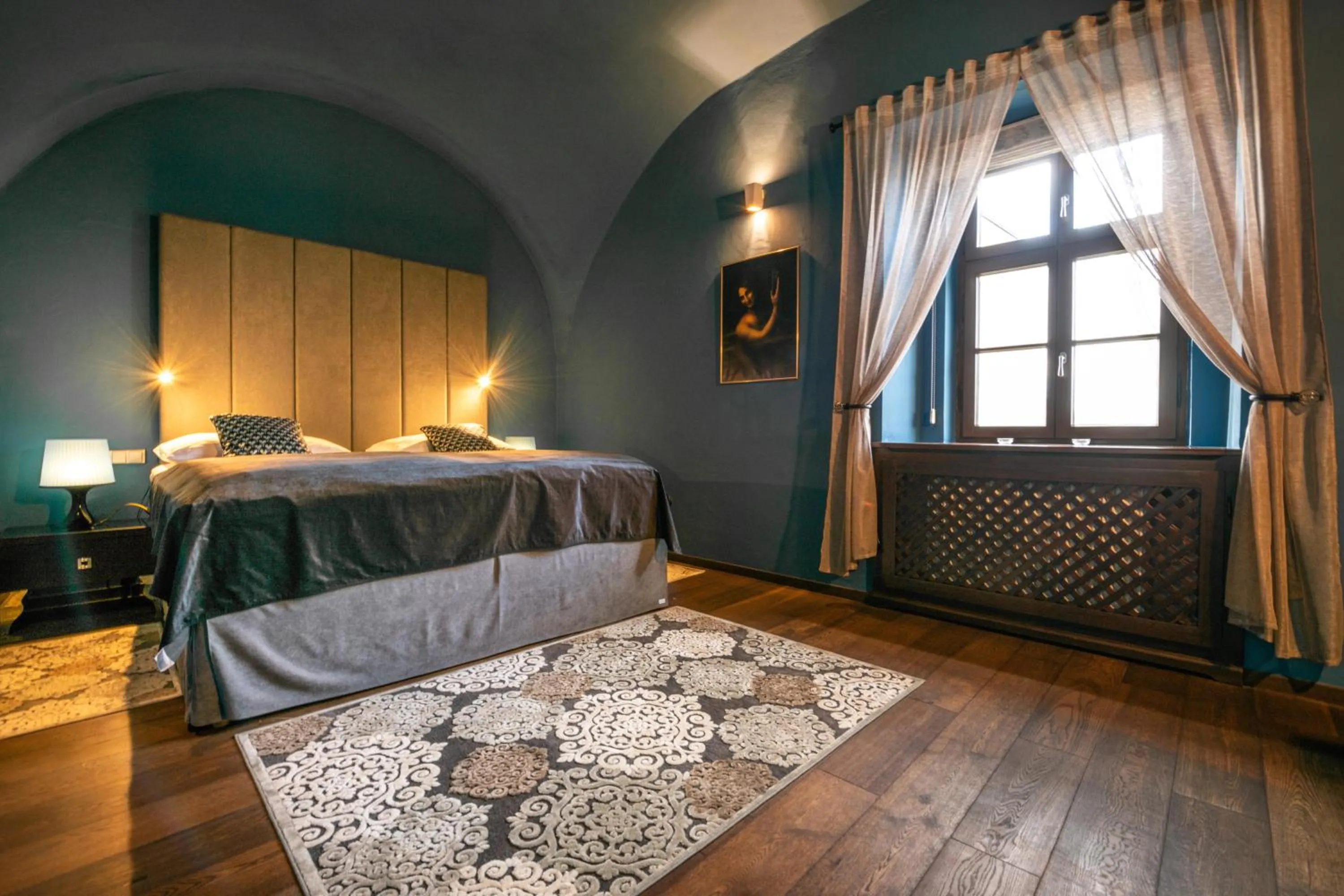 Photo of the whole room, Bed in Chateau Appony