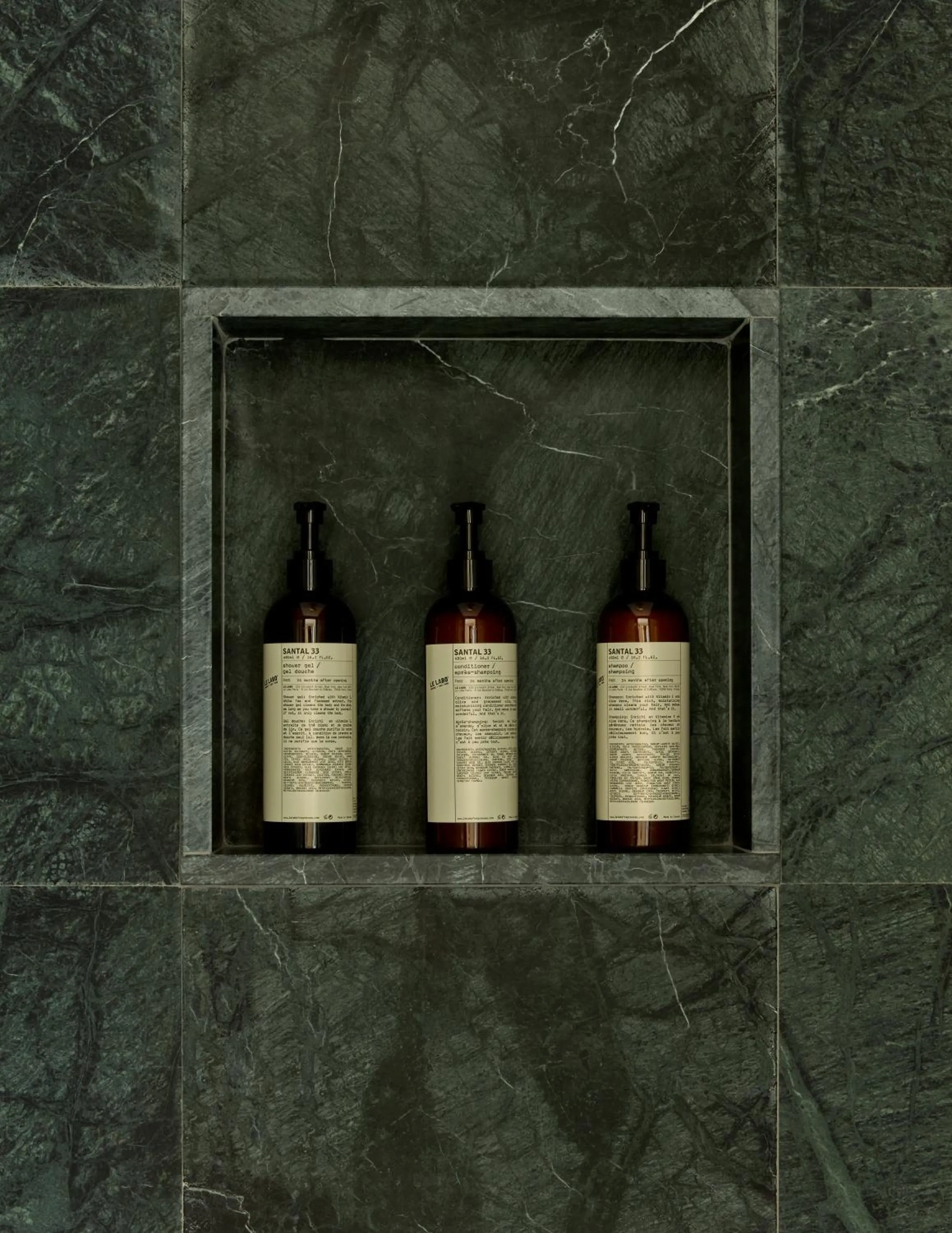 Shower in Miiro Borneta