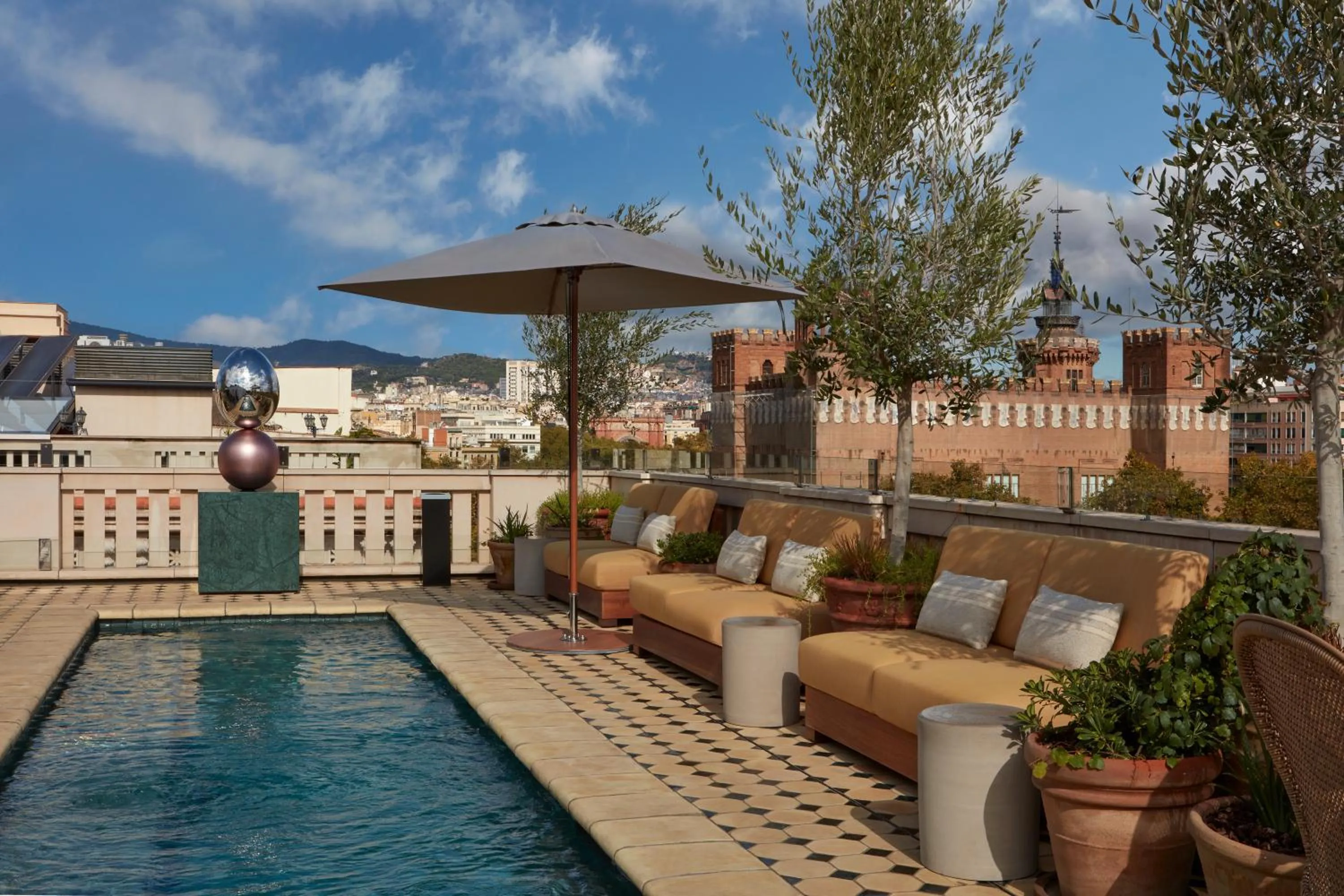 Pool view in Miiro Borneta