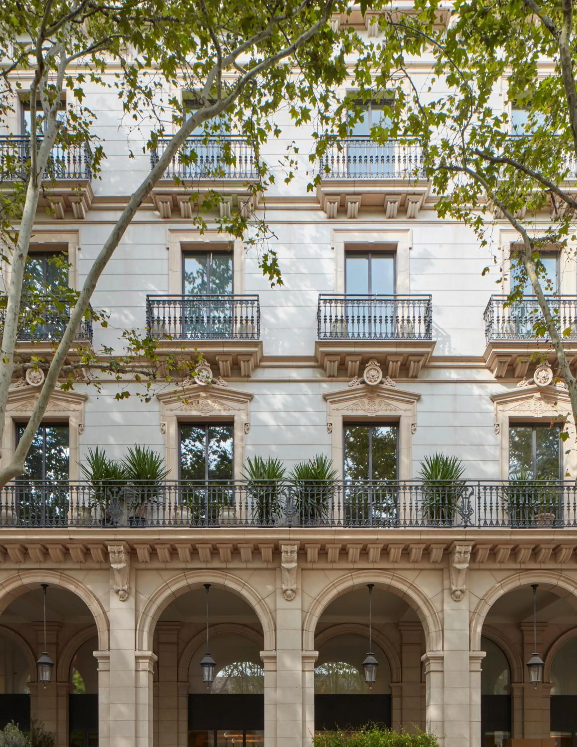 Property building in Miiro Borneta