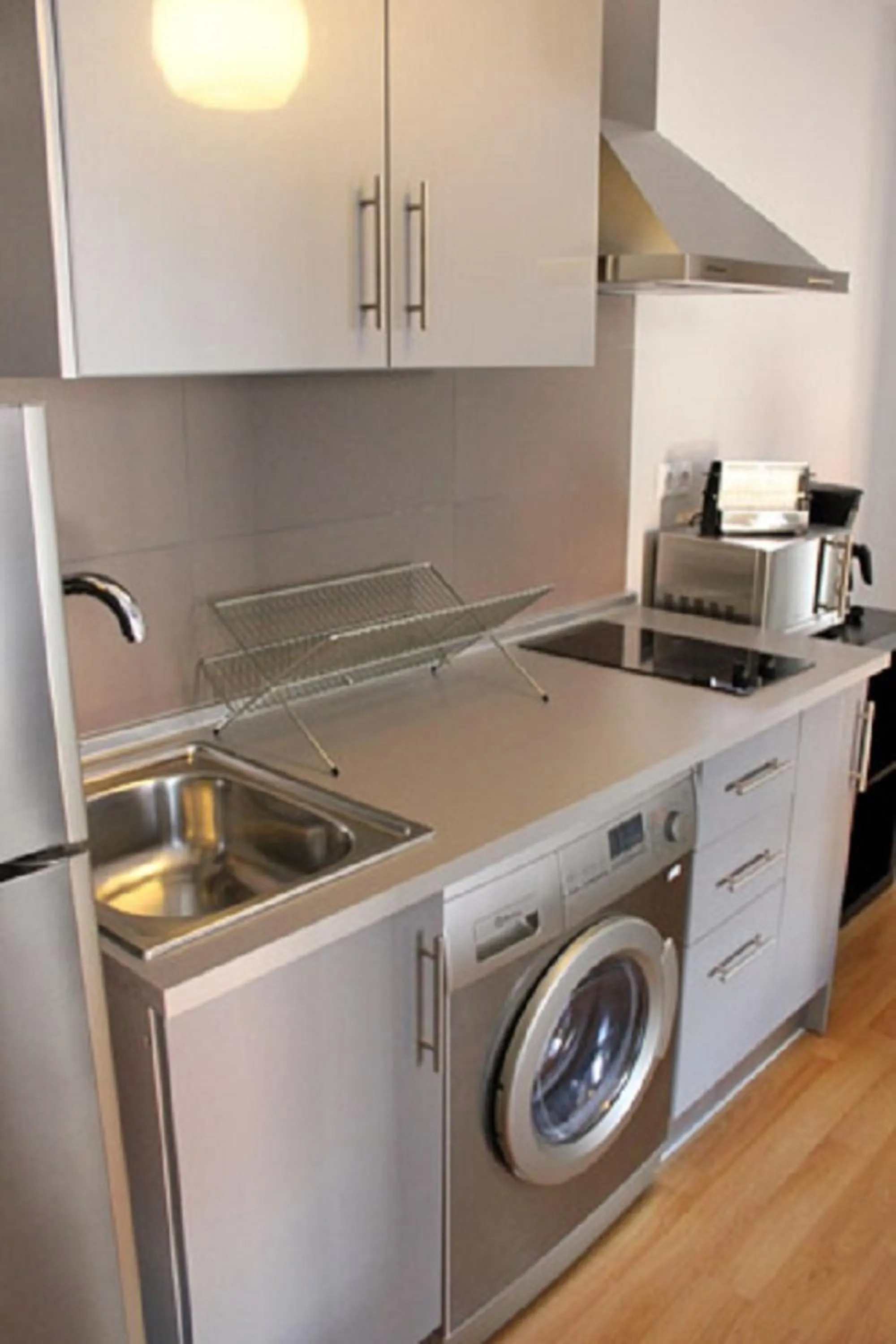 Kitchen or kitchenette in Apartamentos San Pablo