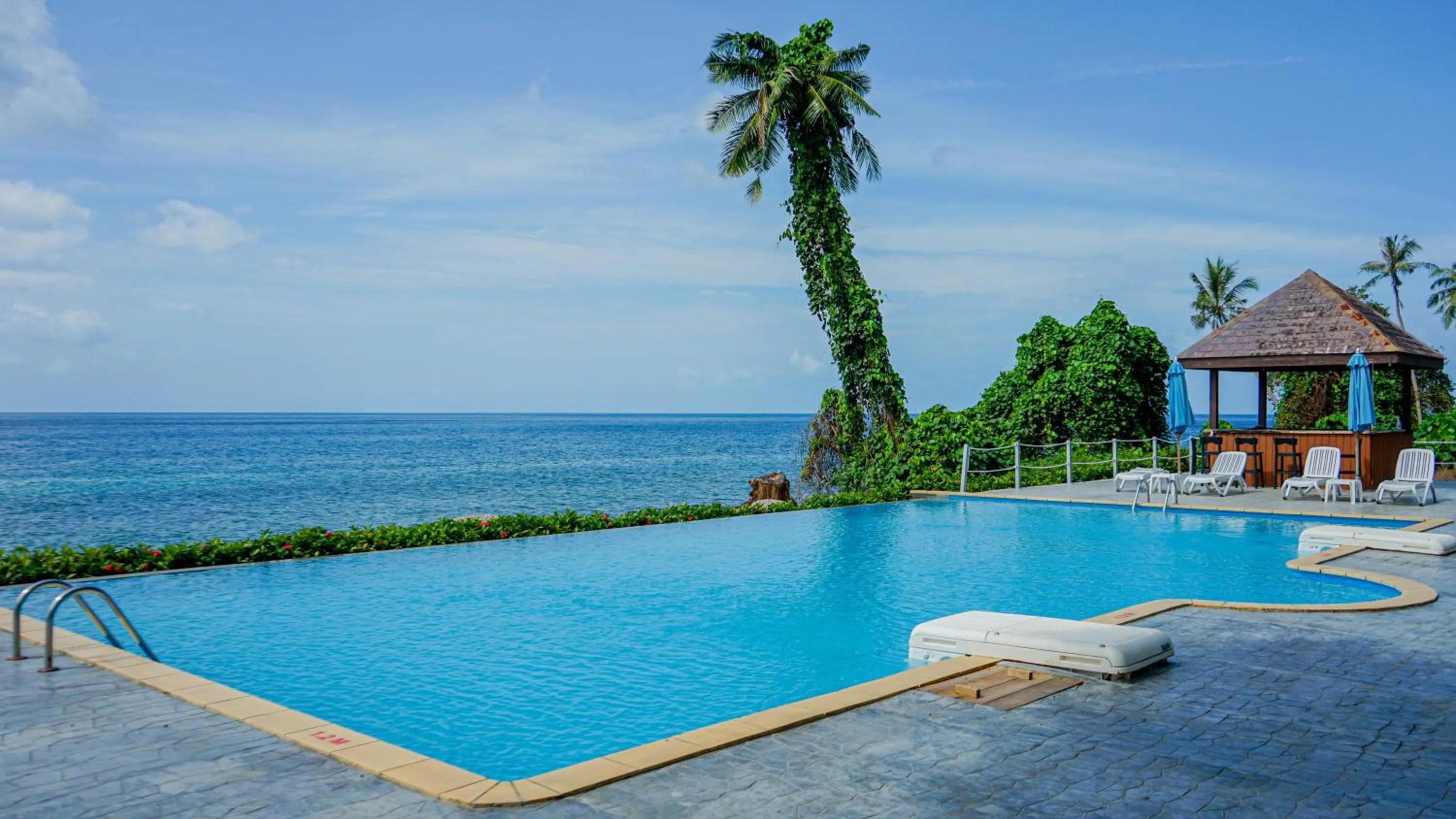 Swimming pool in Tunamaya Beach & Spa Resort Tioman Island