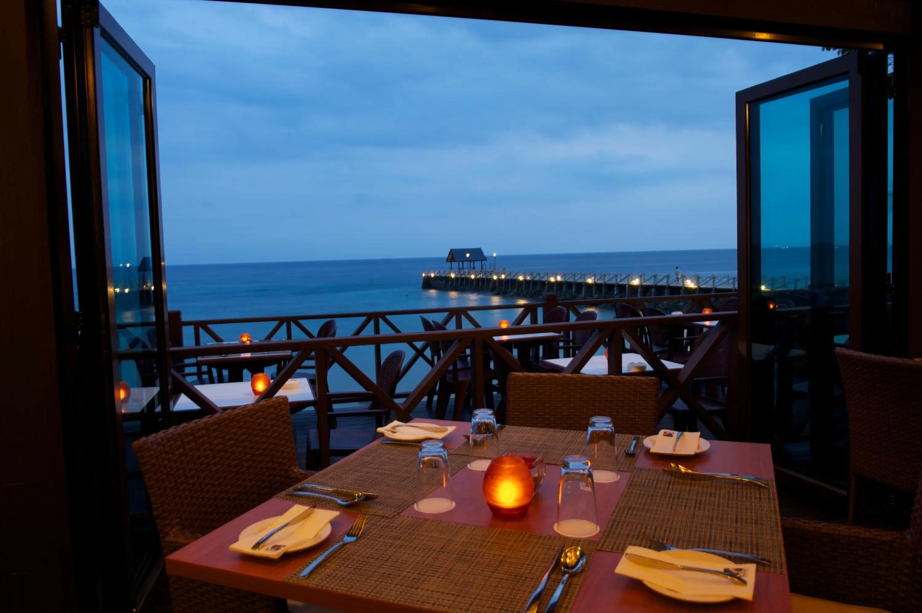 Restaurant/places to eat in Tunamaya Beach & Spa Resort Tioman Island