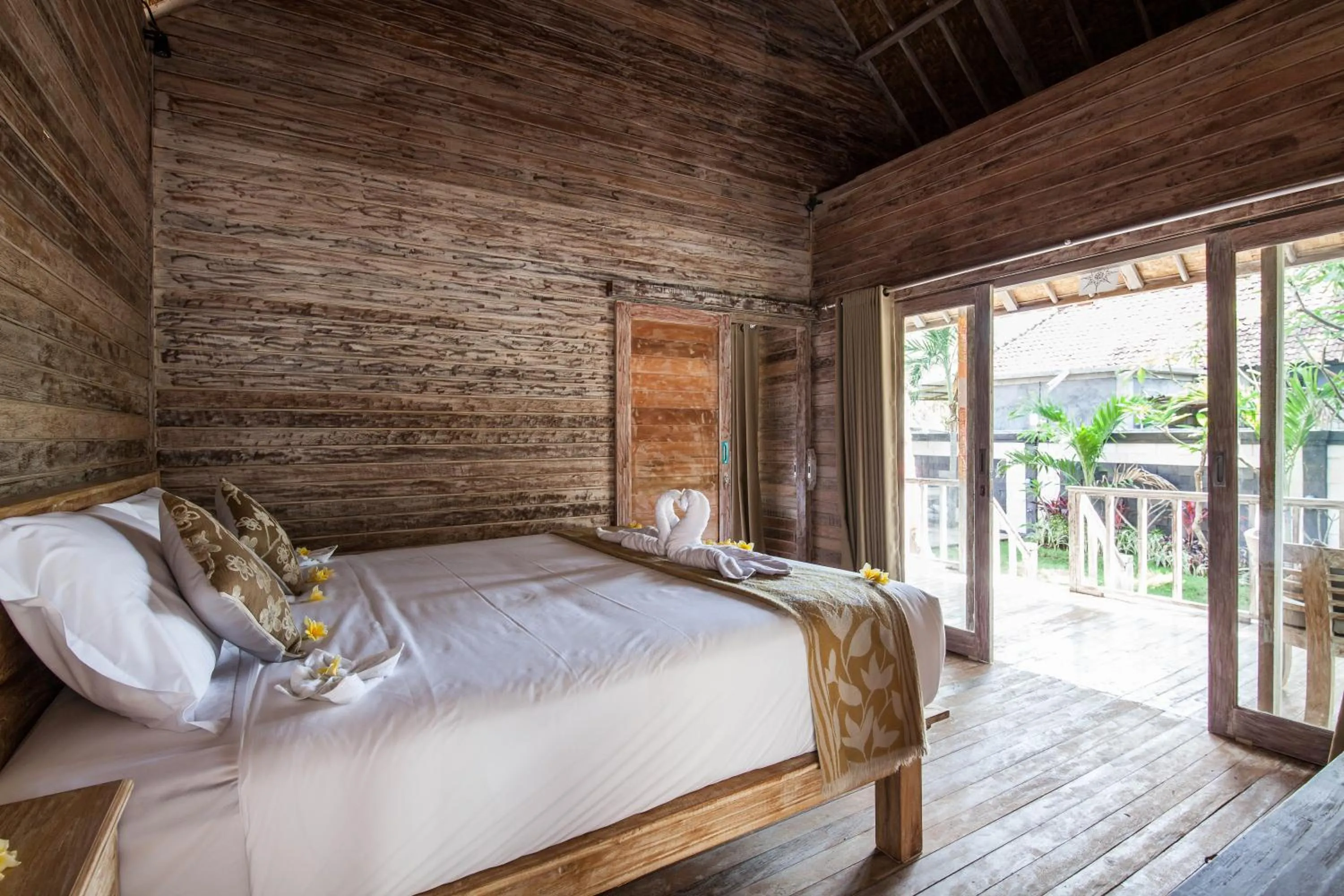 Photo of the whole room, Bed in The Nichos Bungalows And Villas