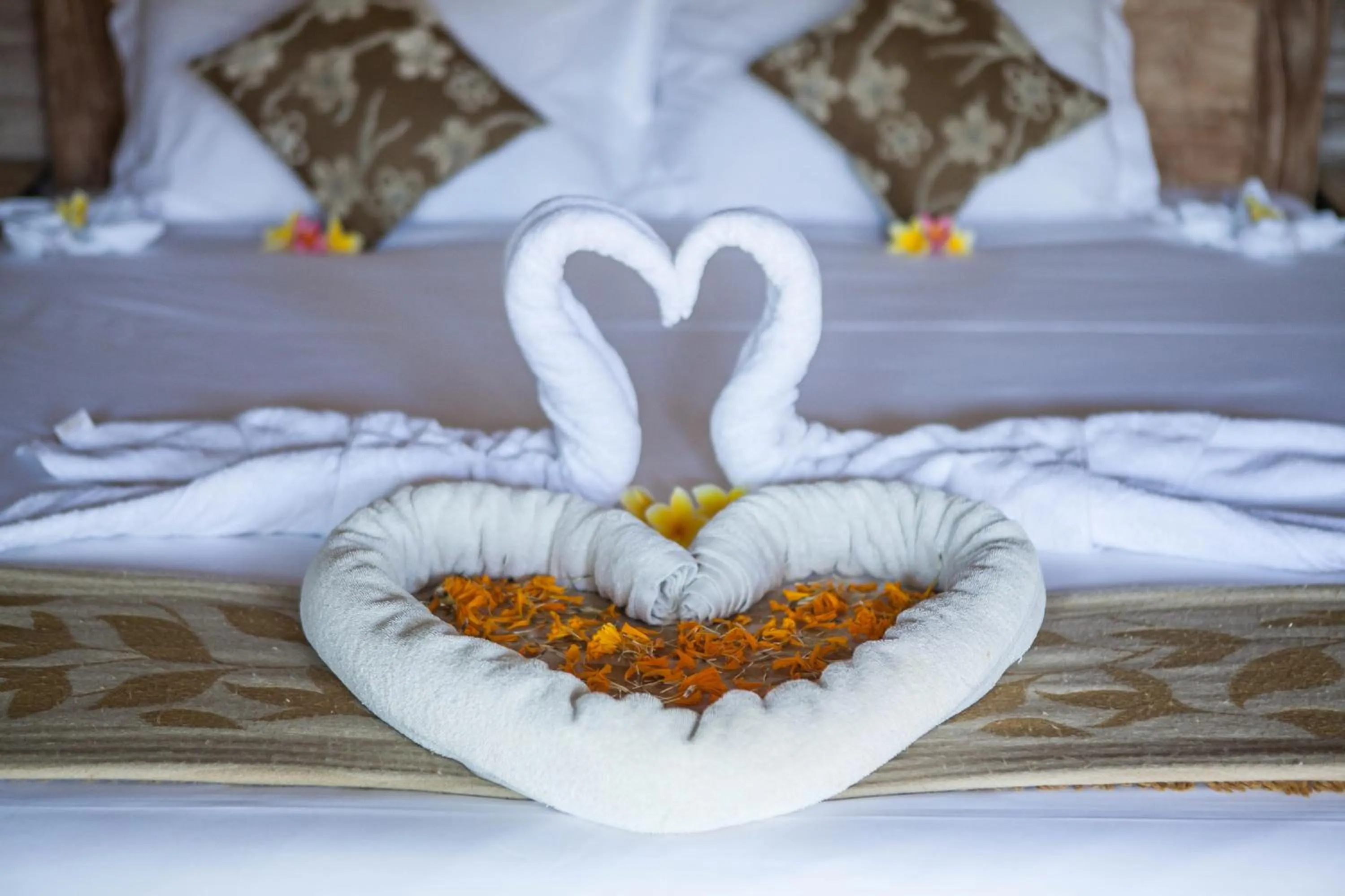 Decorative detail, Bed in The Nichos Bungalows And Villas