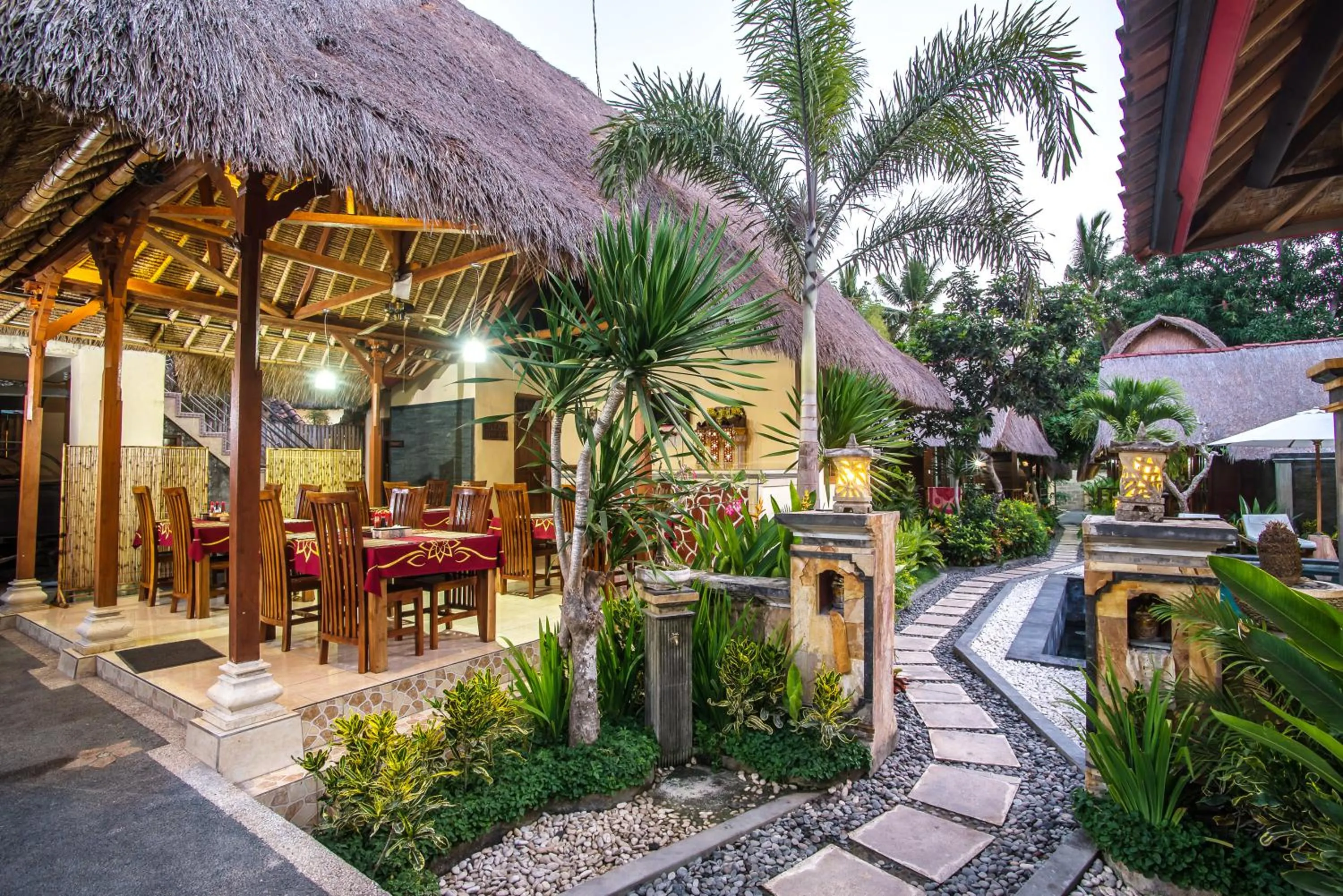 Restaurant/places to eat in The Nichos Bungalows And Villas