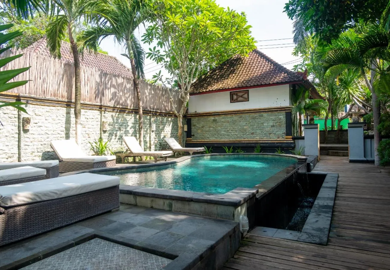 Swimming pool in The Nichos Bungalows And Villas