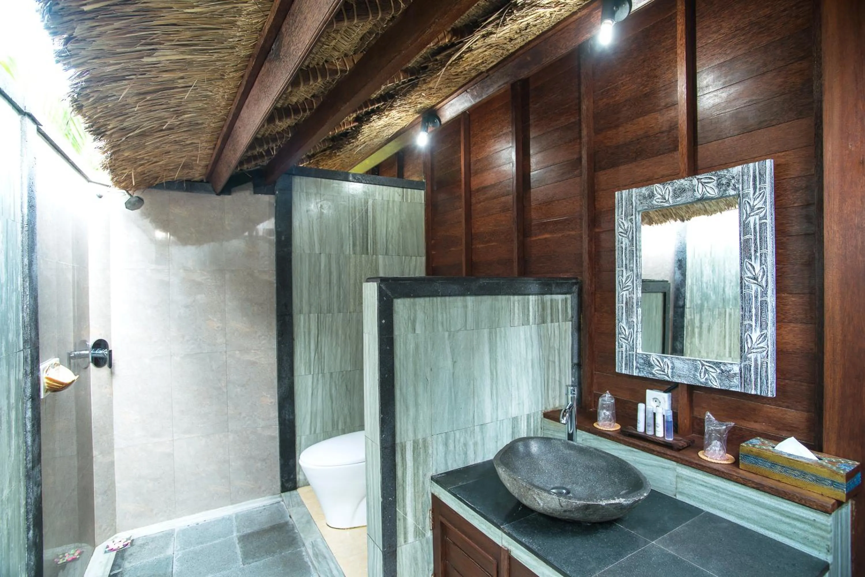 Toilet in The Nichos Bungalows And Villas