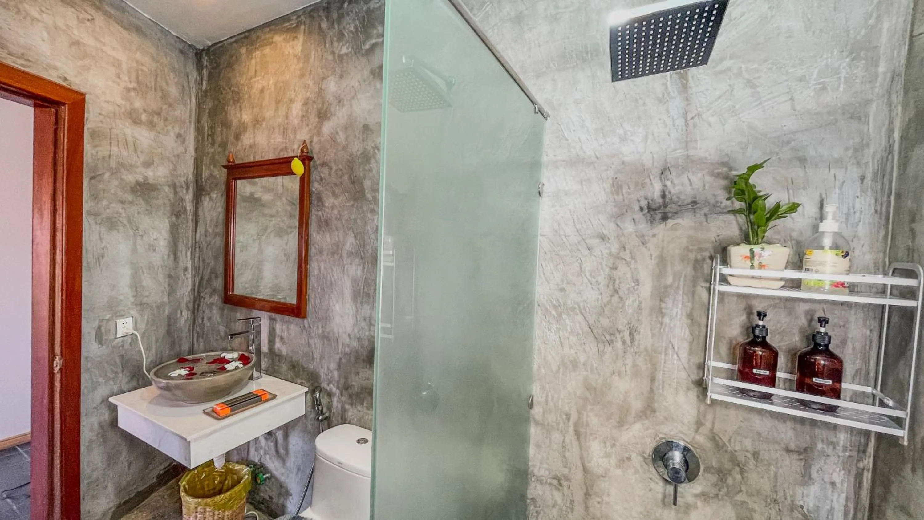 Bathroom in The Brightness Residence