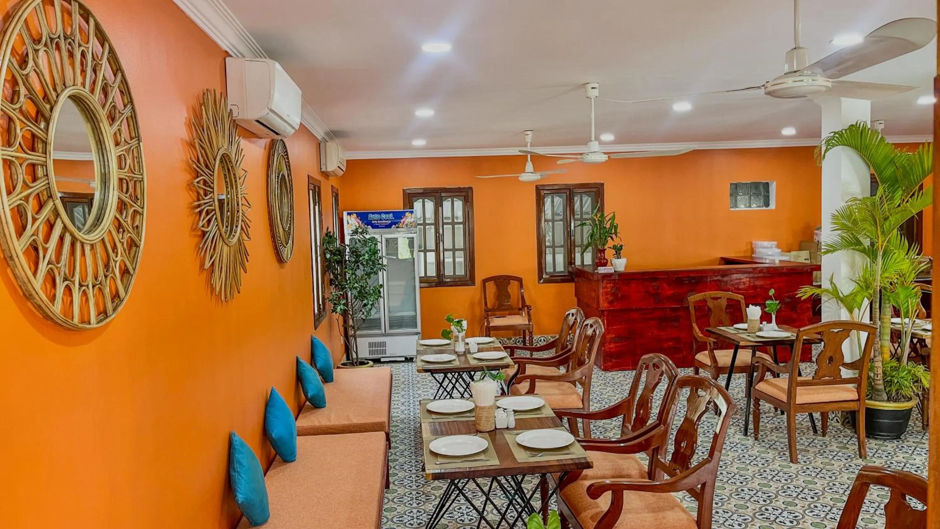 Restaurant/places to eat in The Brightness Residence