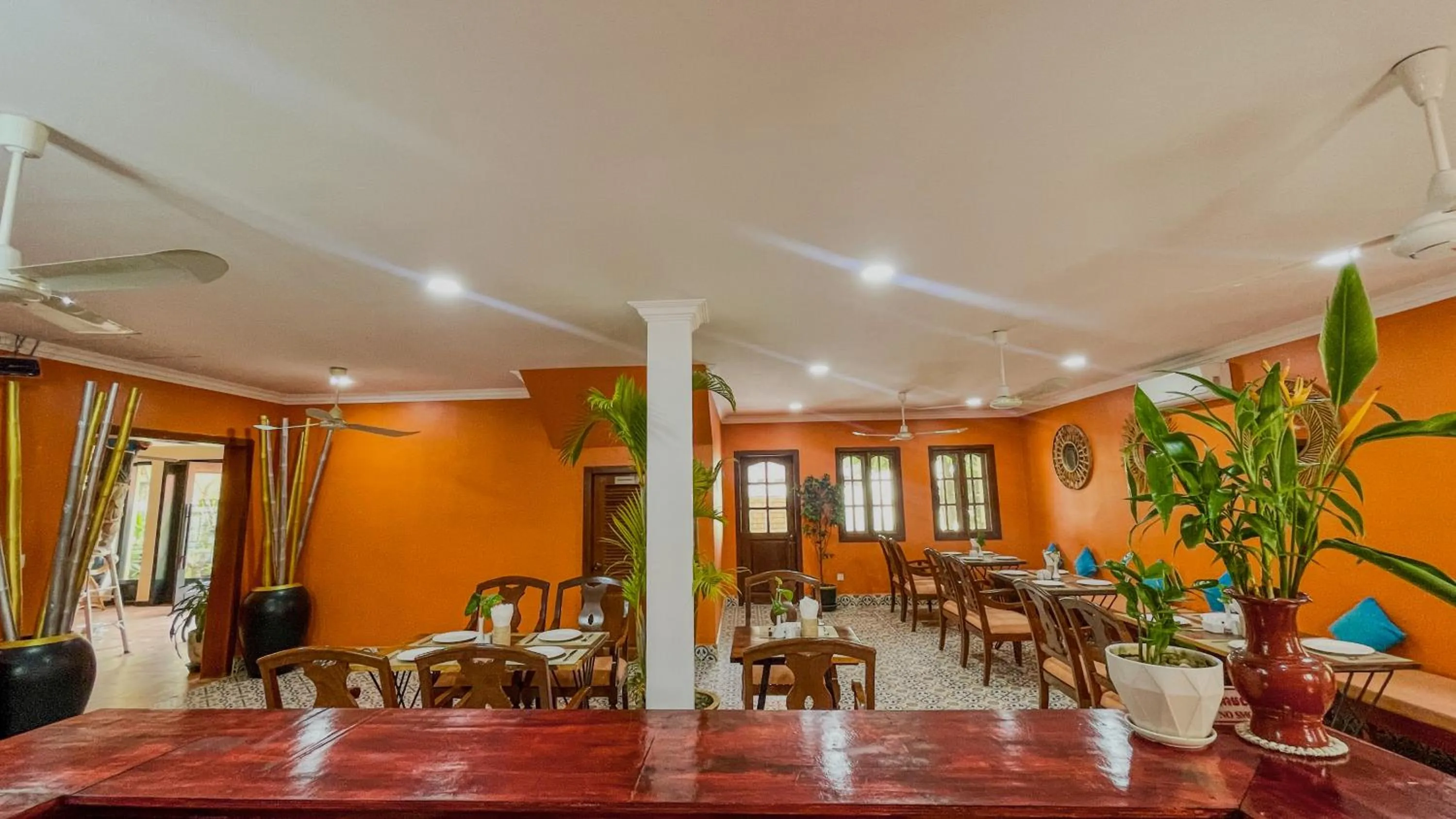 Restaurant/places to eat in The Brightness Residence