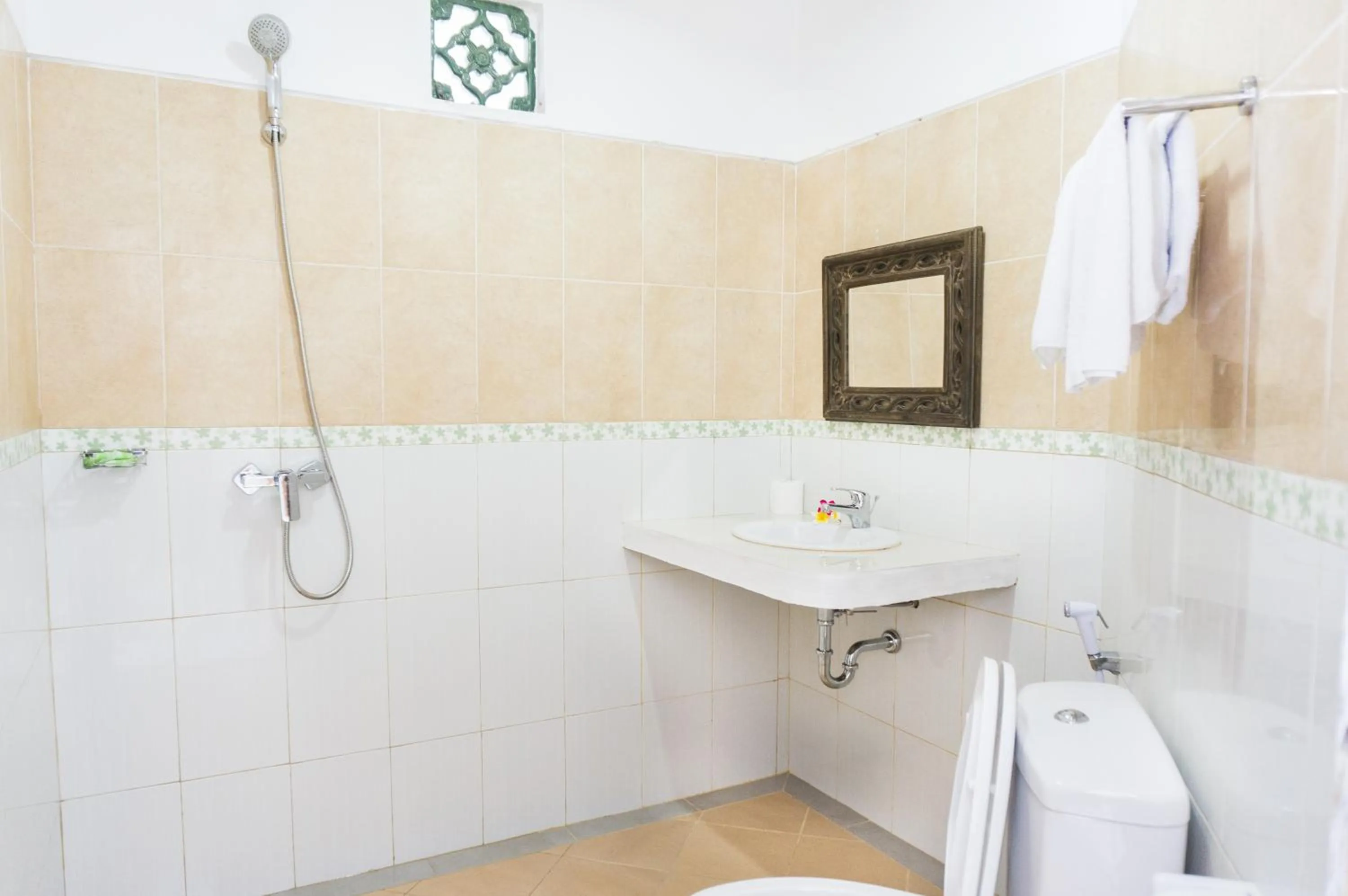 Toilet in Nusa Indah Bungalow