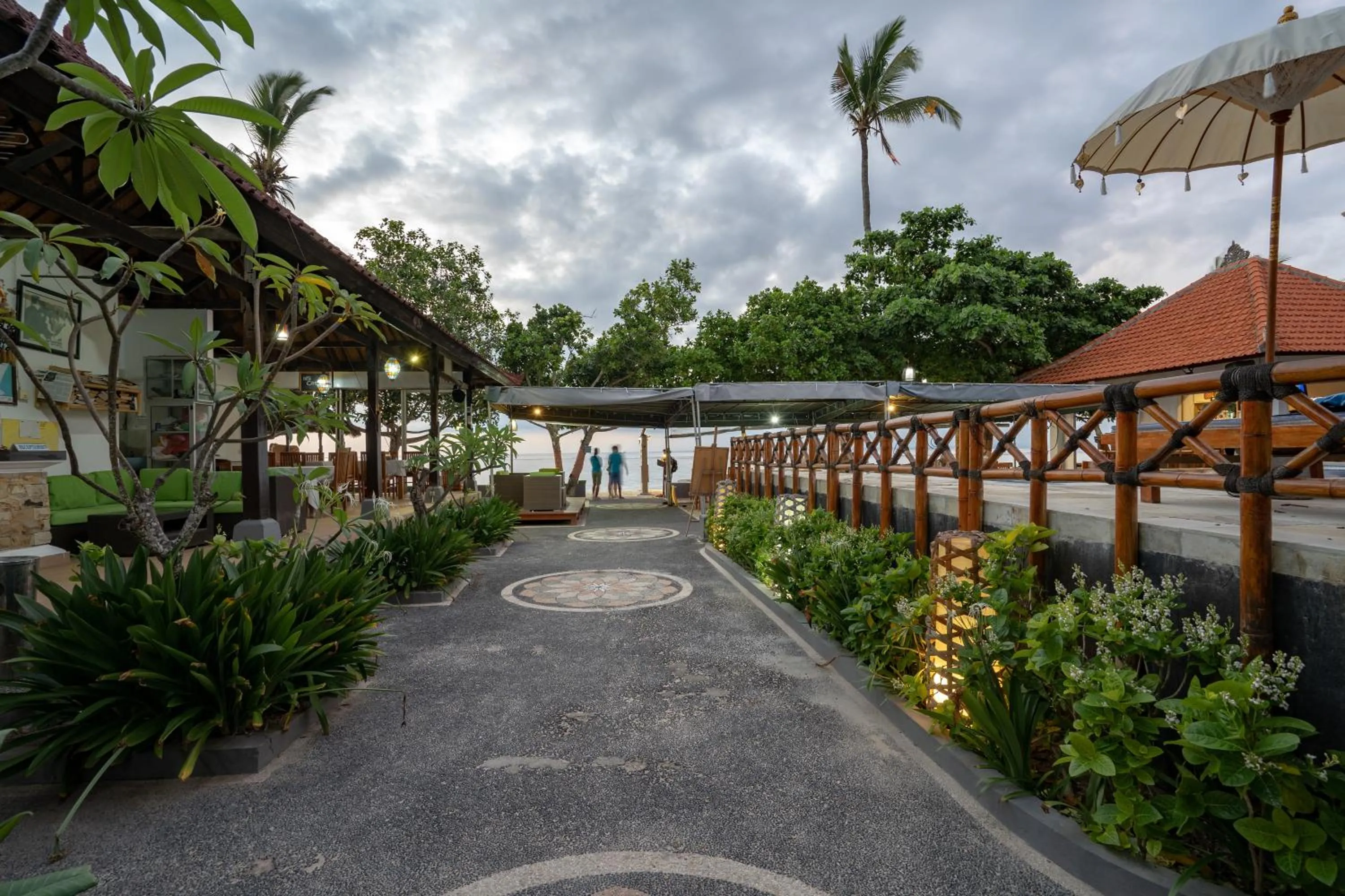 Garden view in Nusa Indah Bungalow