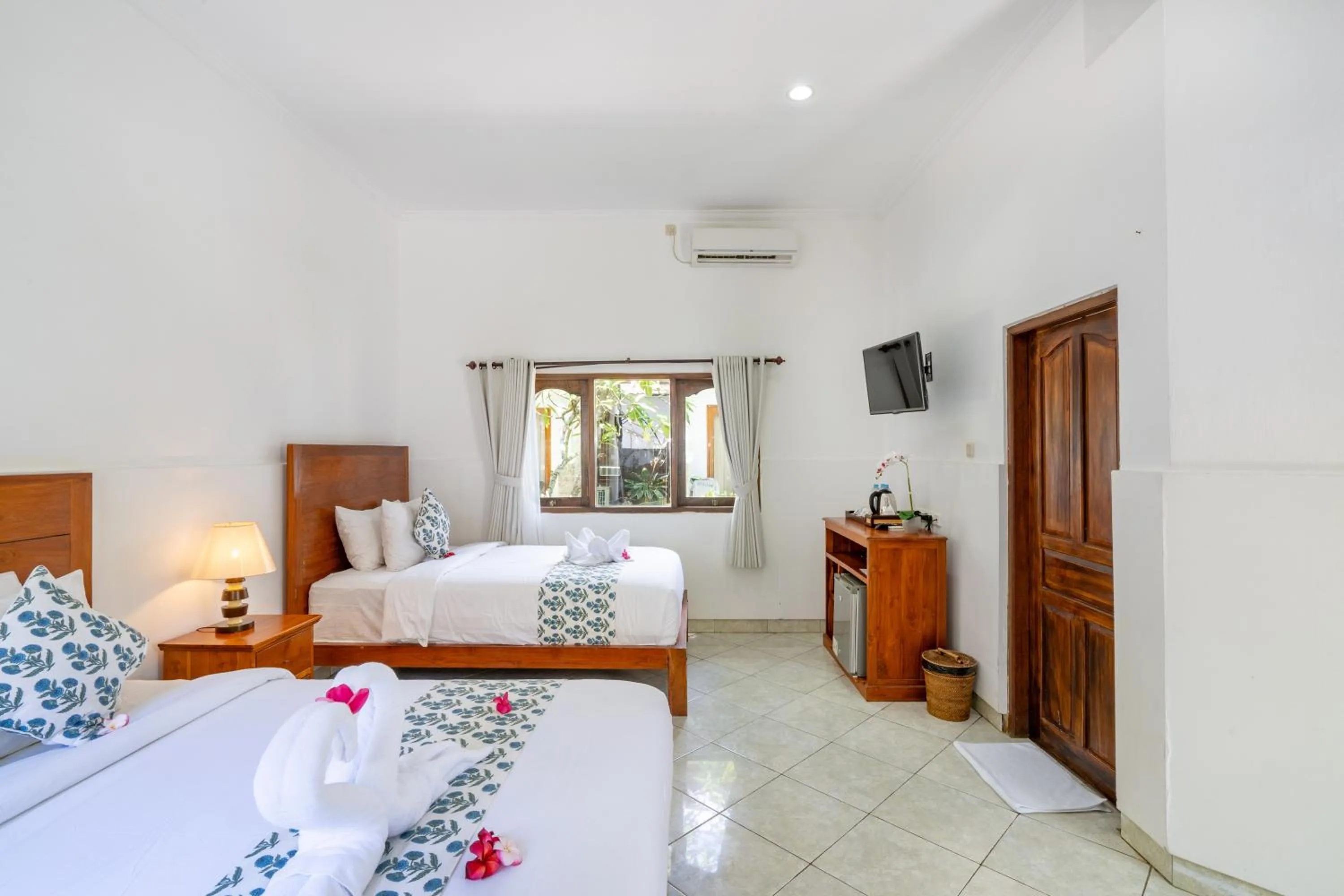 Bed in Nusa Indah Bungalow