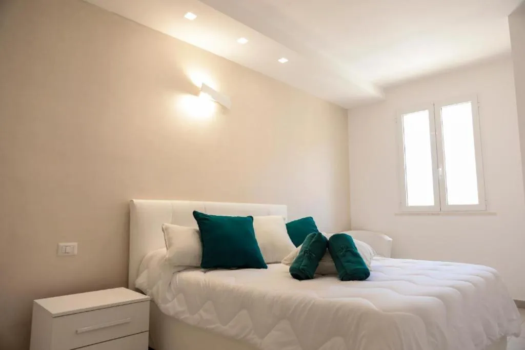 Bed in The Smerald 2