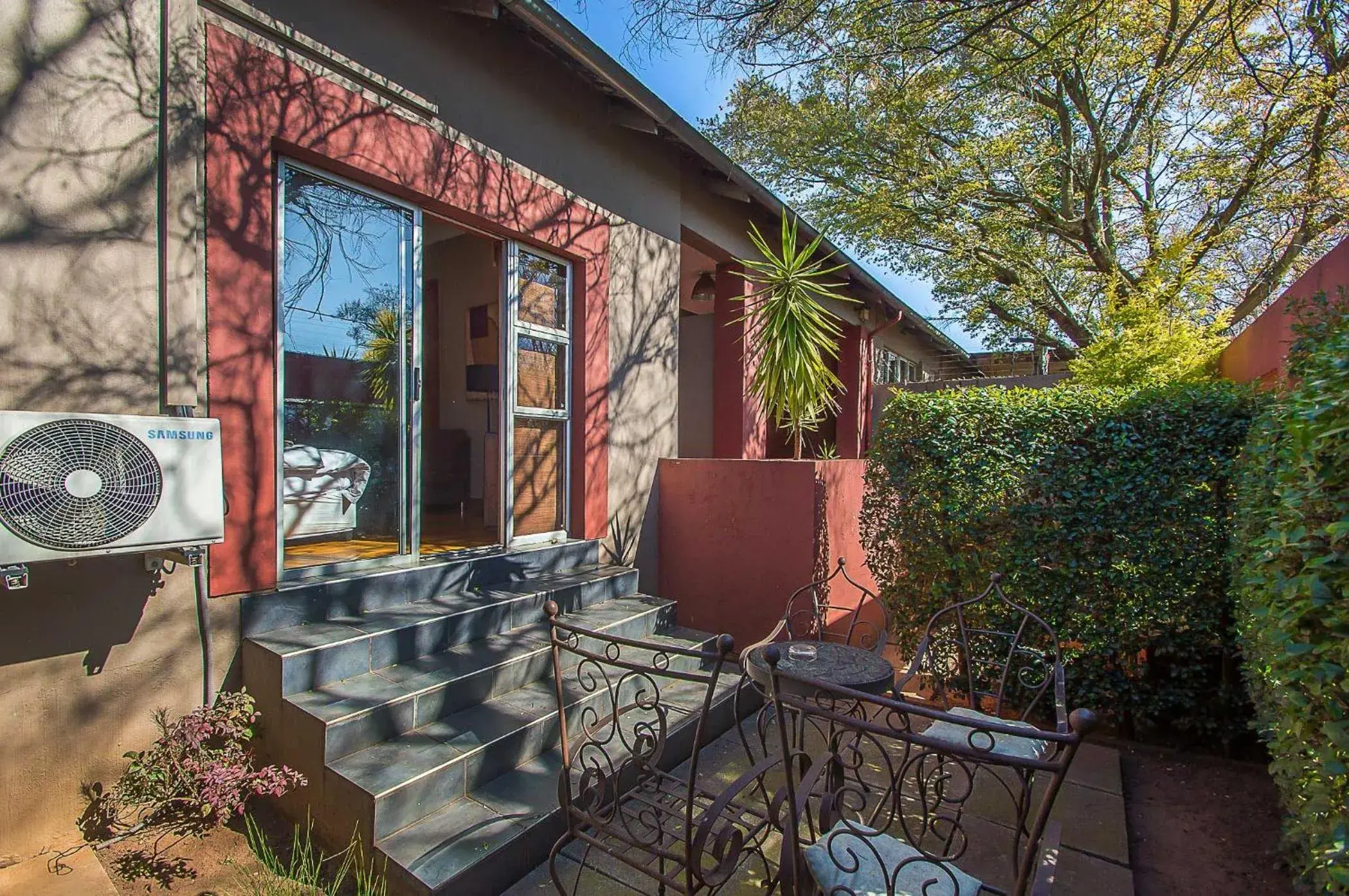 Superior Double or Twin Room in Saffron Guest House Superior Double or Twin Room in Saffron Guest House