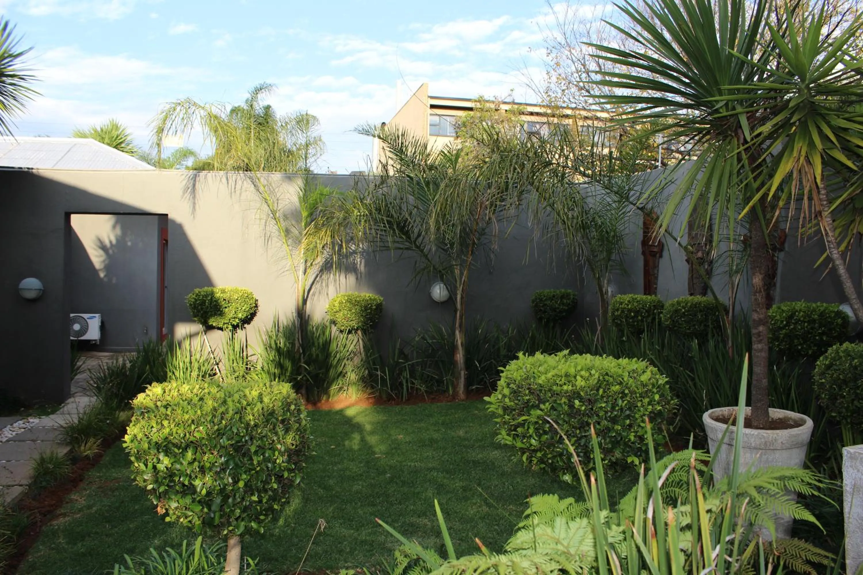 Garden in Saffron Guest House