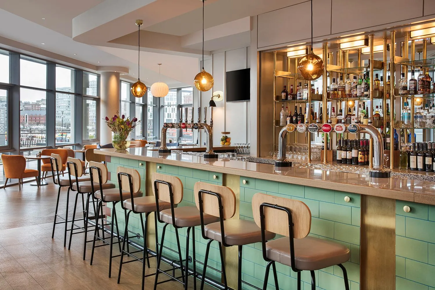 Lounge or bar in Leonardo Hotel Liverpool