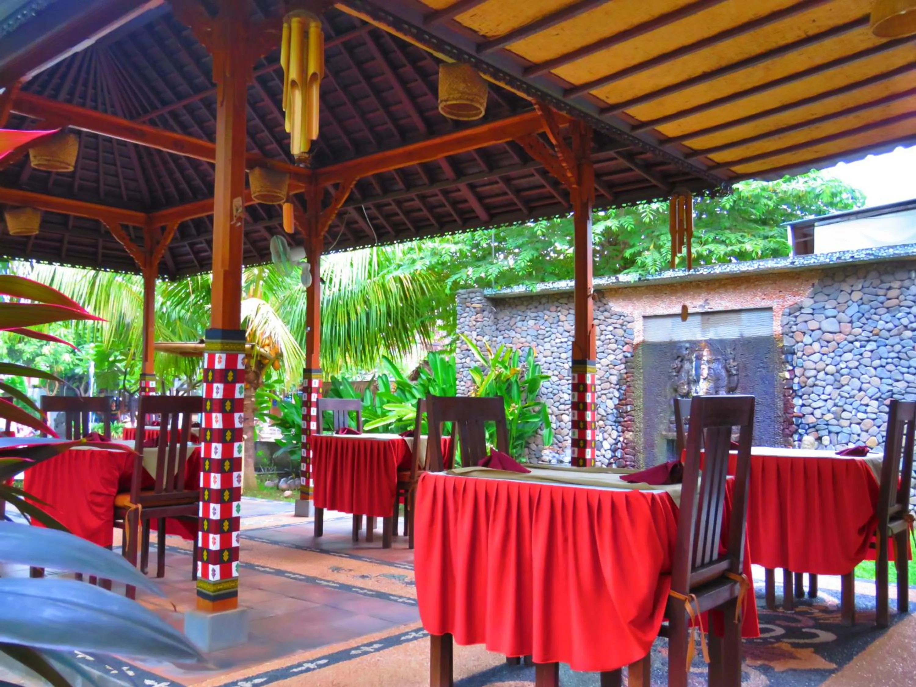 Restaurant/places to eat in Suka Sari Cottages
