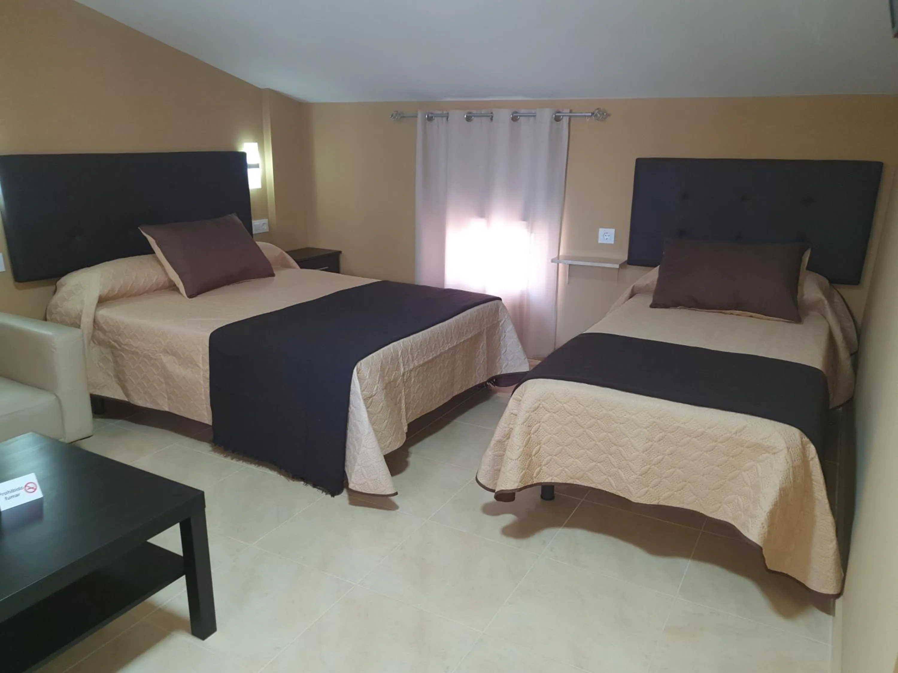 Bedroom, Bed in Hostal Málaga