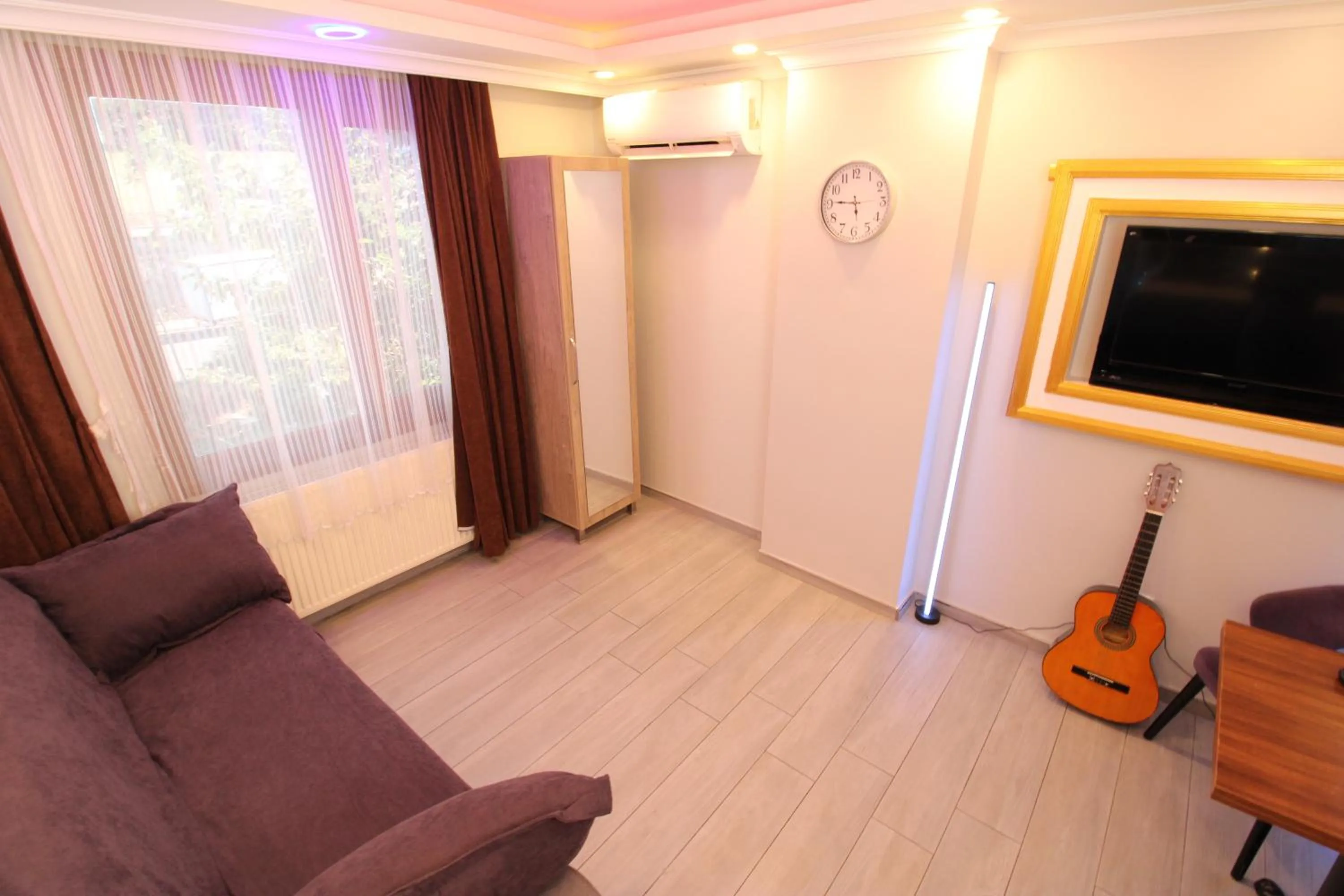 TV and multimedia in Sahrakent Otel Ataşehir