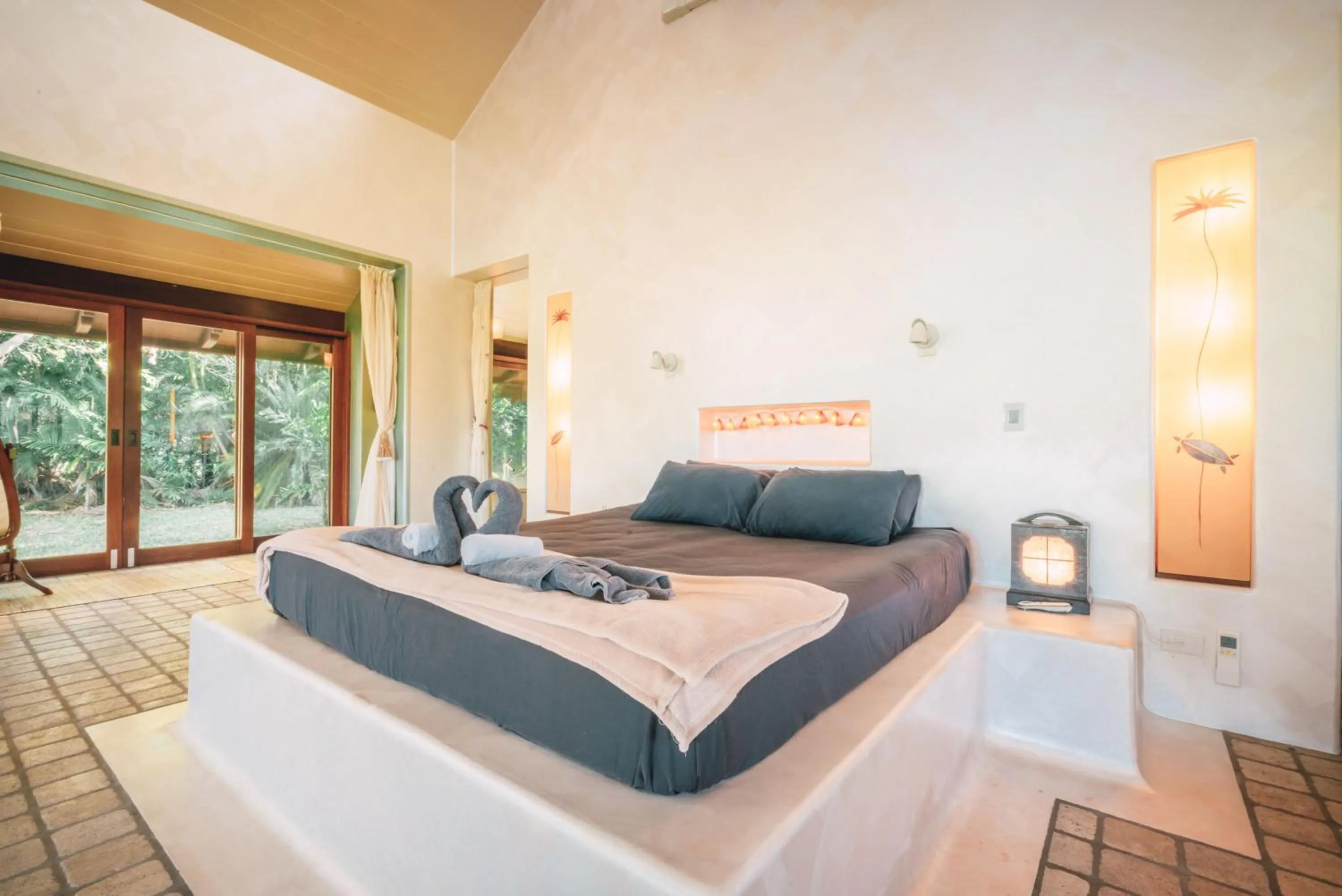 Bedroom, Bed in Paradise Cove Villa