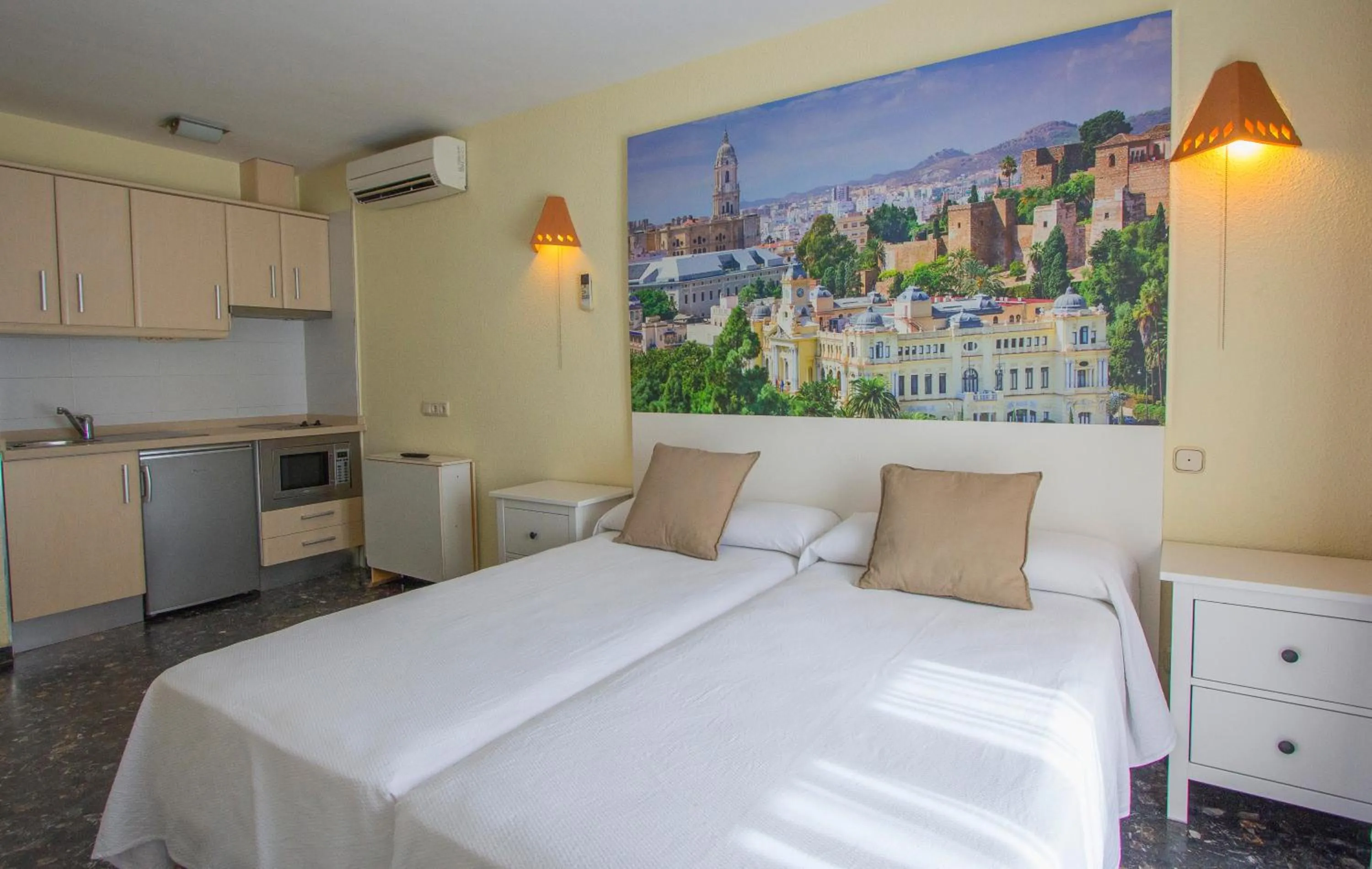 Kitchen or kitchenette, Bed in Playa Miguel Beach Club