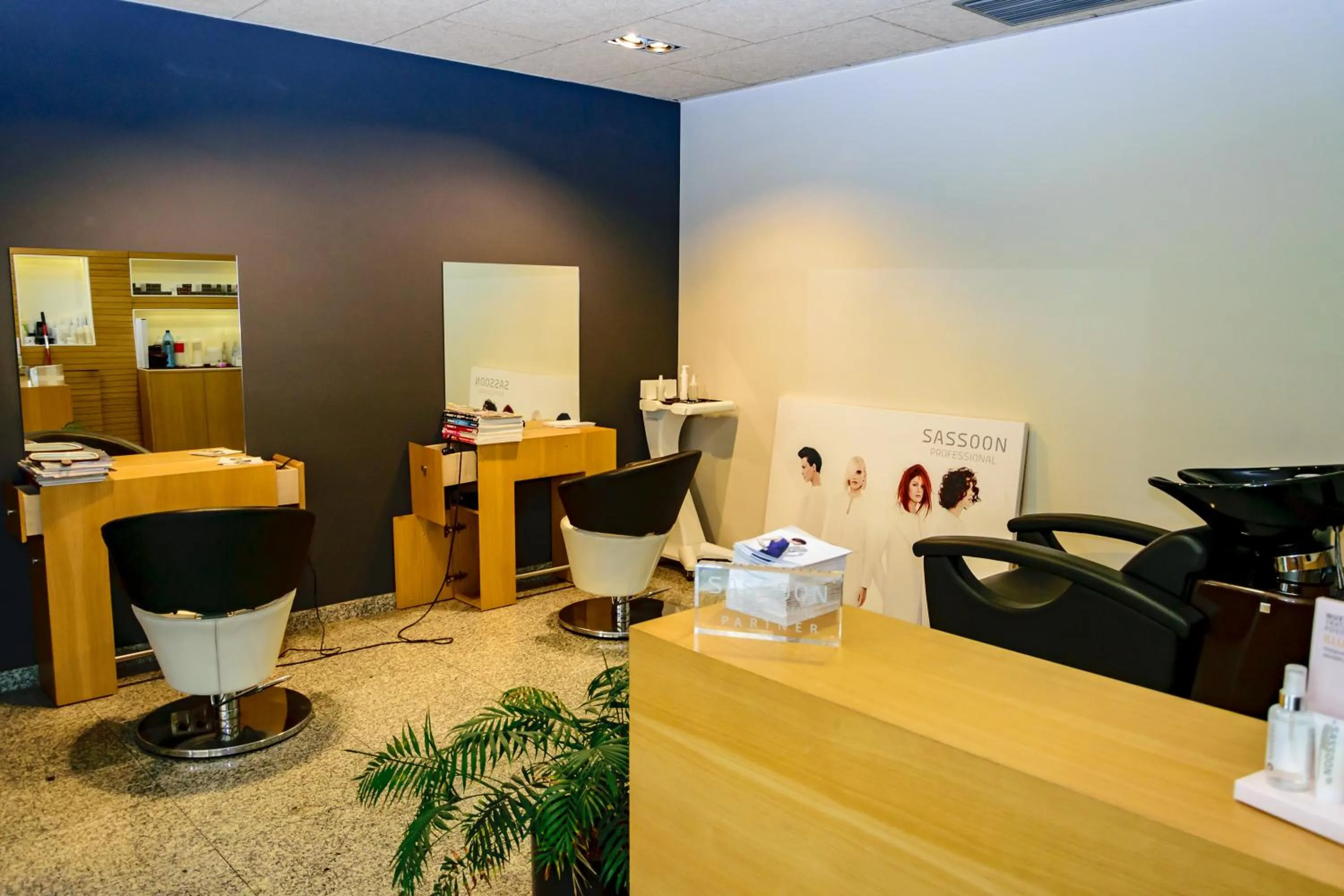 On-site shops in Hotel Estació