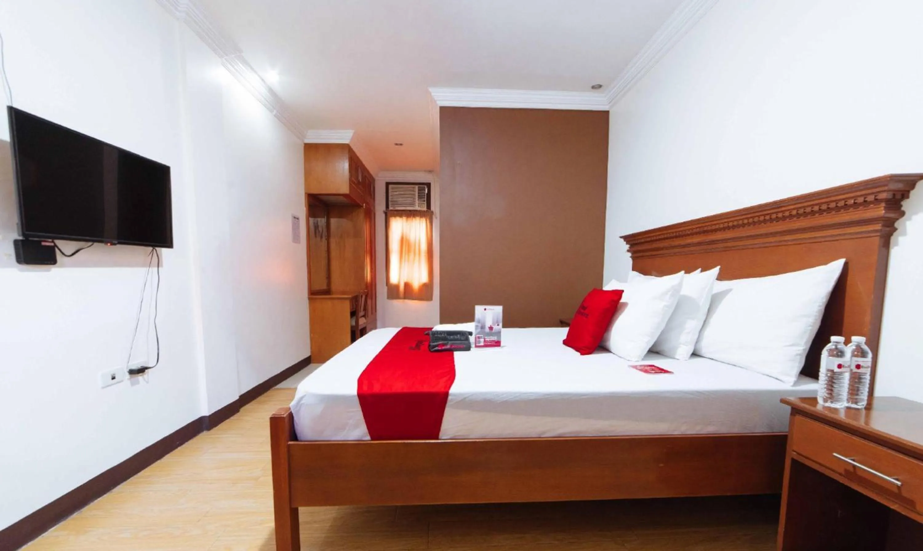 Photo of the whole room, Bed in RedDoorz Plus @ Starhomes Olivianville