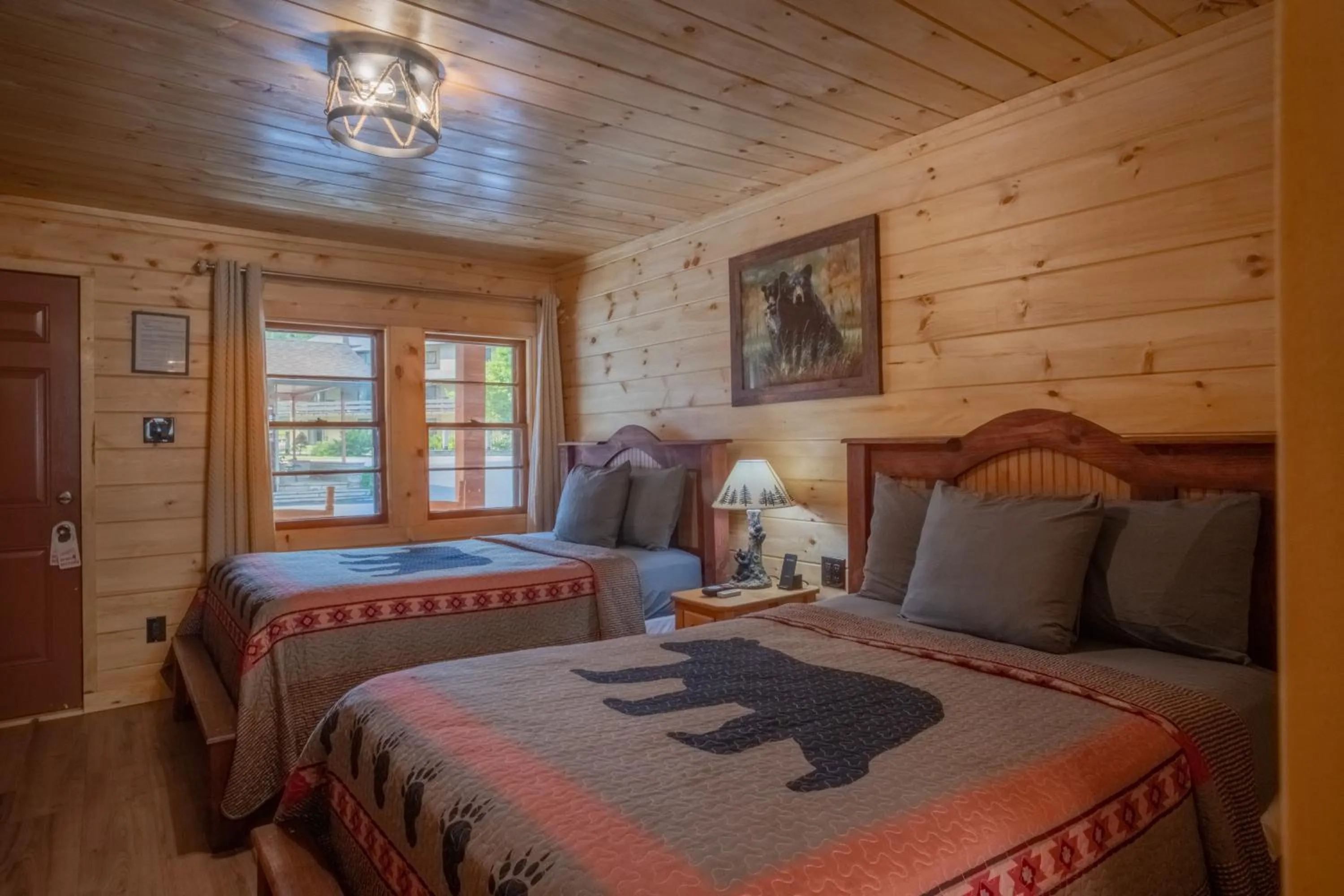 Bed in Marshall's Creek Rest Motel