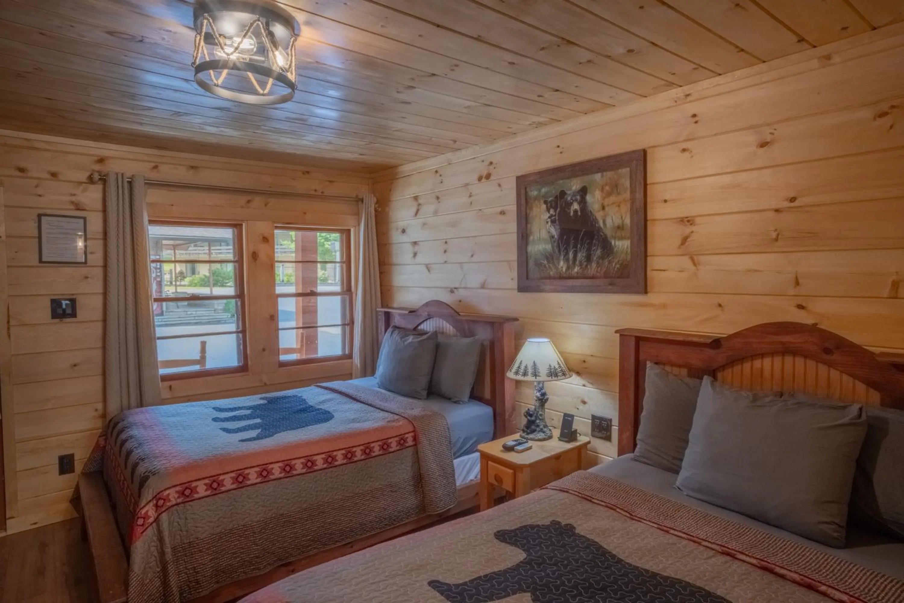 Bed in Marshall's Creek Rest Motel