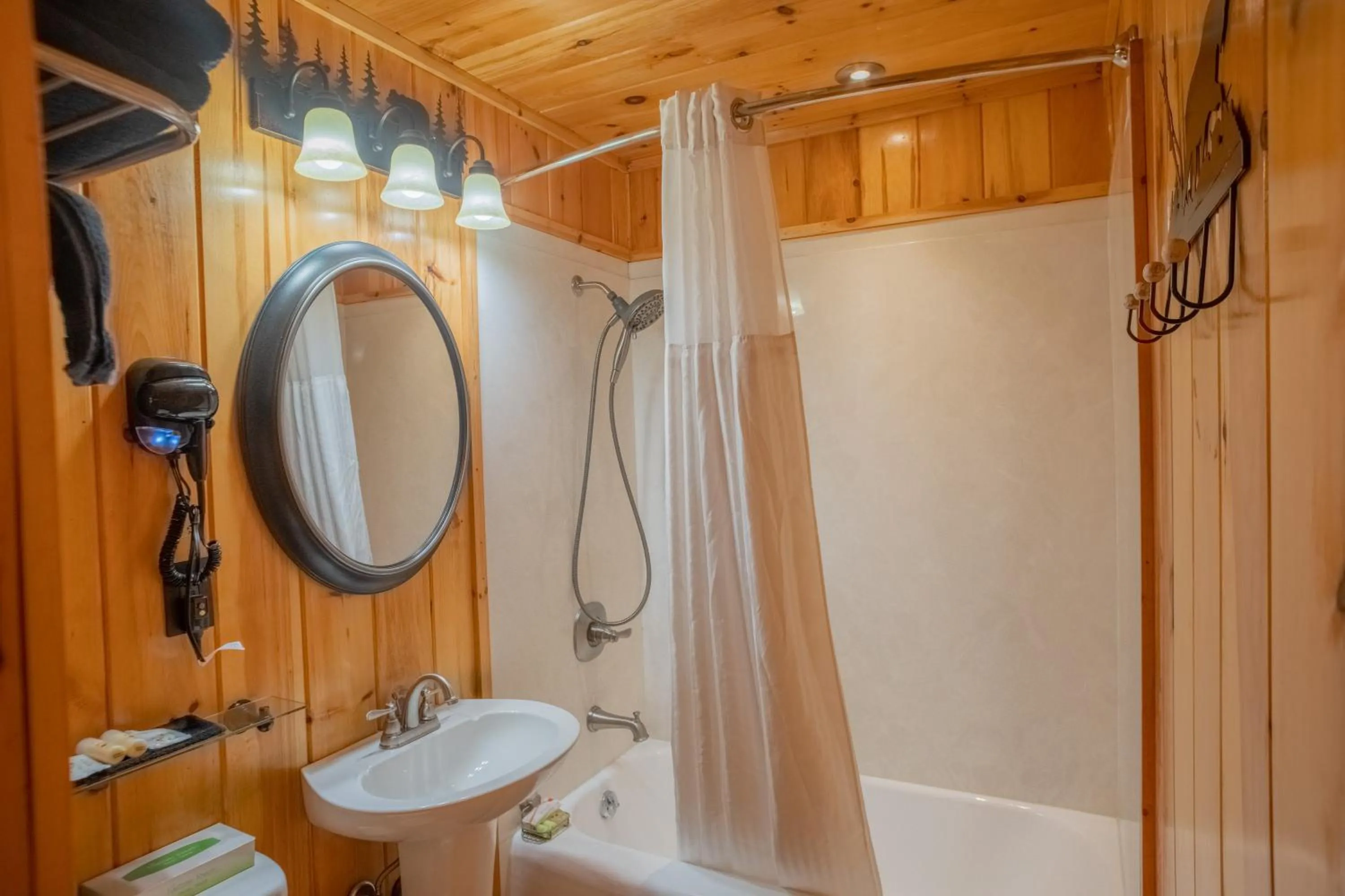 Marshall's Creek Rest Motel