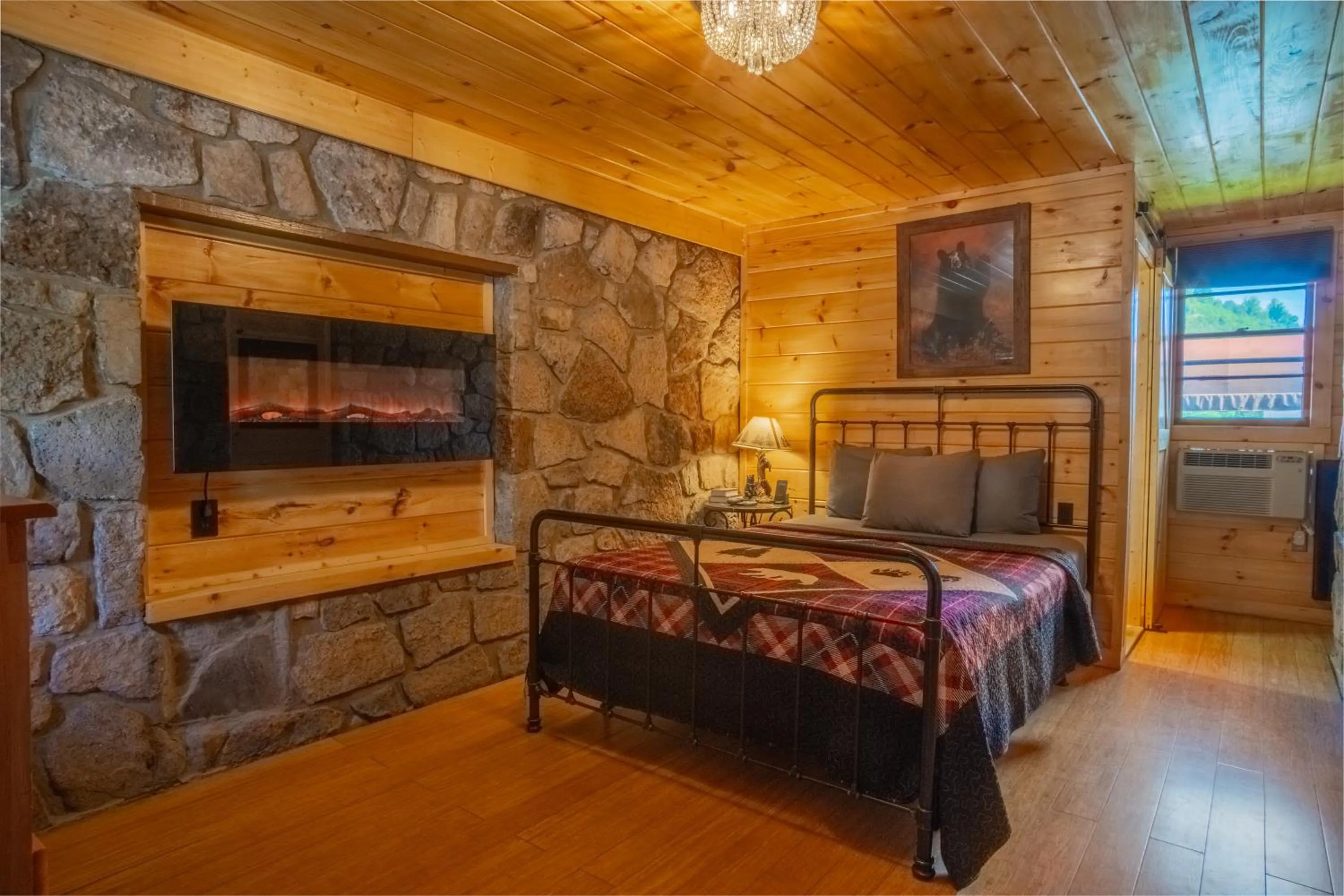 Bed in Marshall's Creek Rest Motel