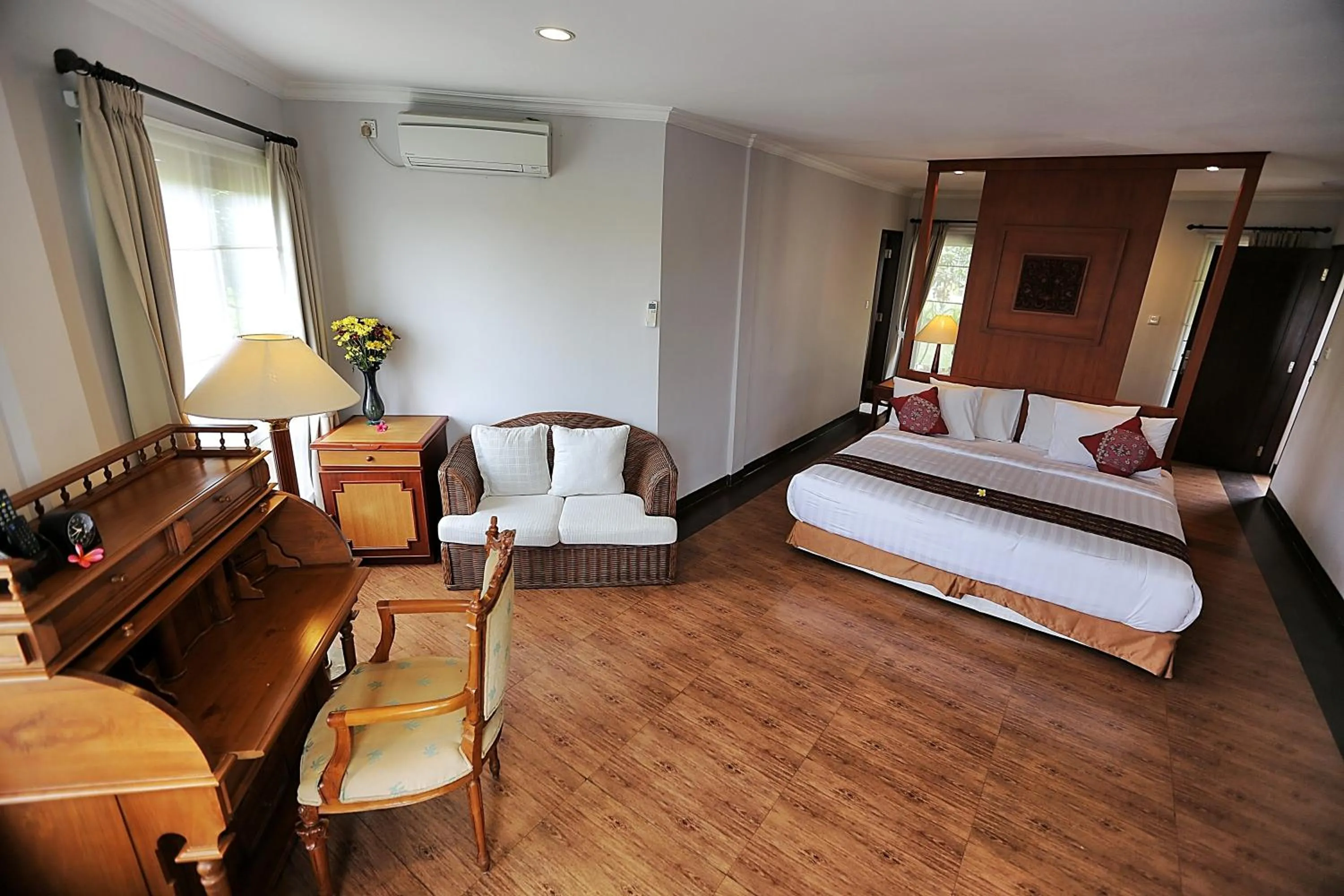 bunk bed, Bed in The Sanyas Retreat