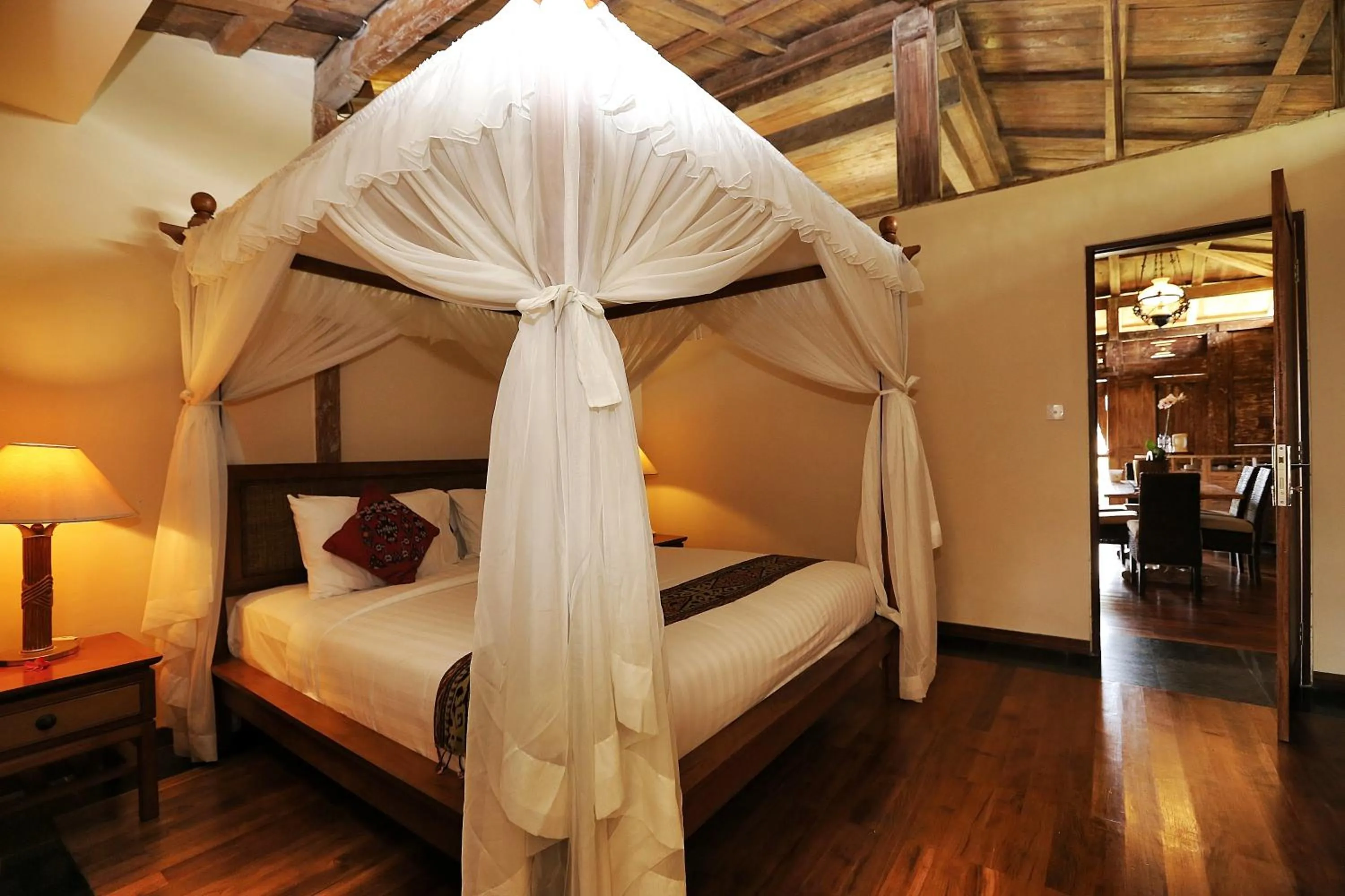 bunk bed, Bed in The Sanyas Retreat