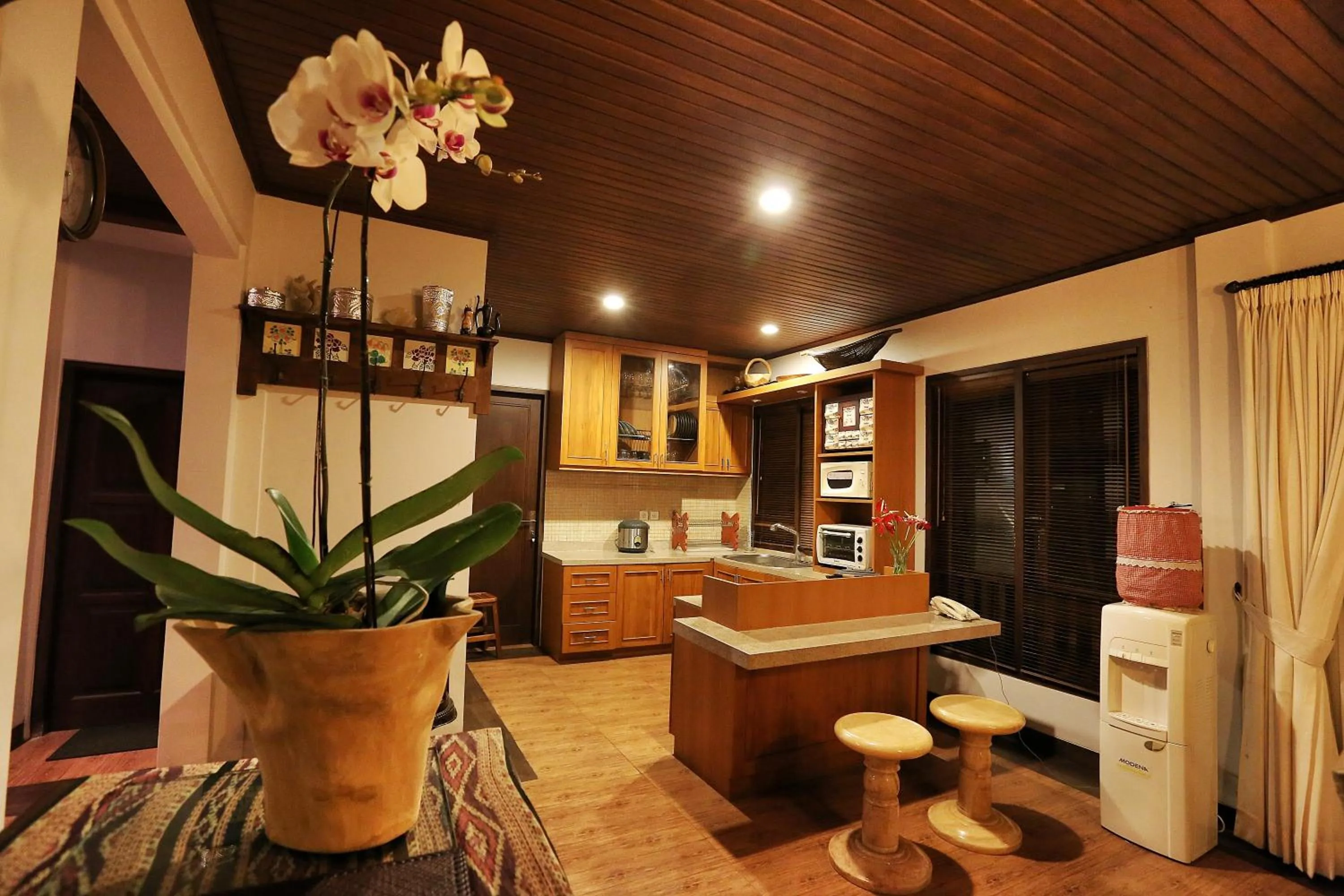 Kitchen or kitchenette in The Sanyas Retreat