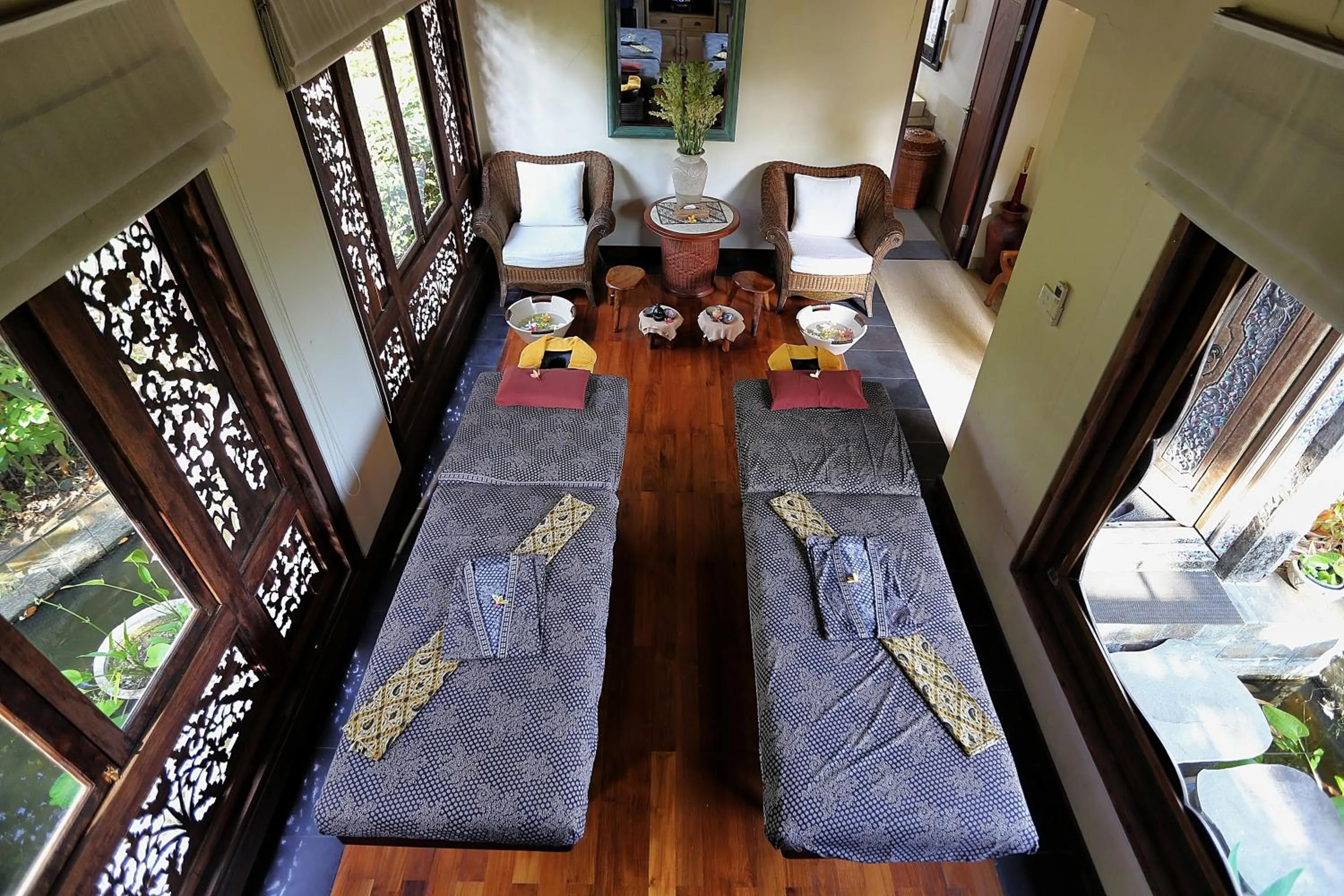 Massage in The Sanyas Retreat