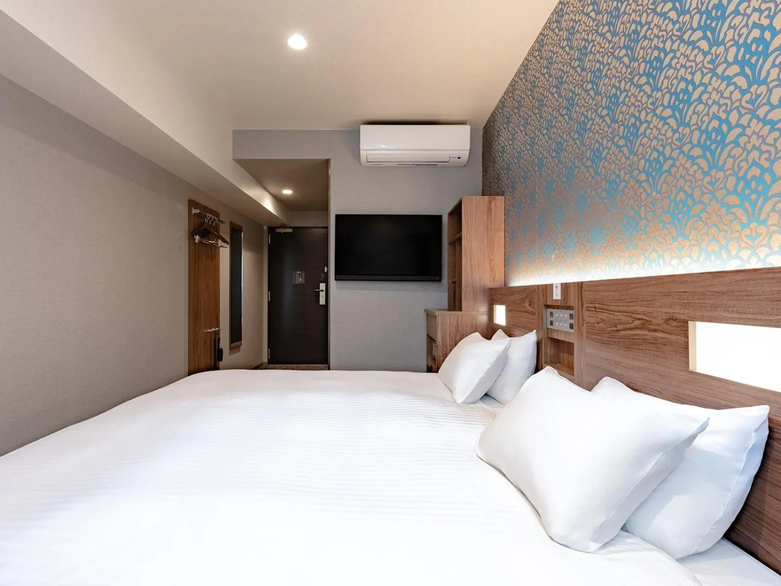 Bed in The OneFive Osaka Namba Kuromon