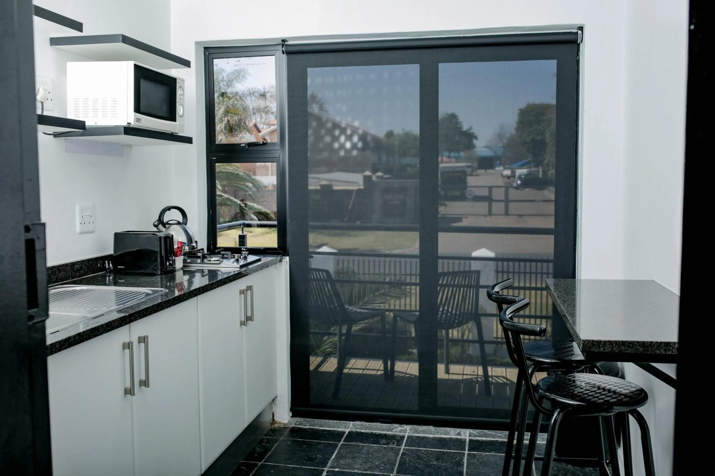 Coffee/tea facilities in Vetho 1 Apartments OR Tambo Airport