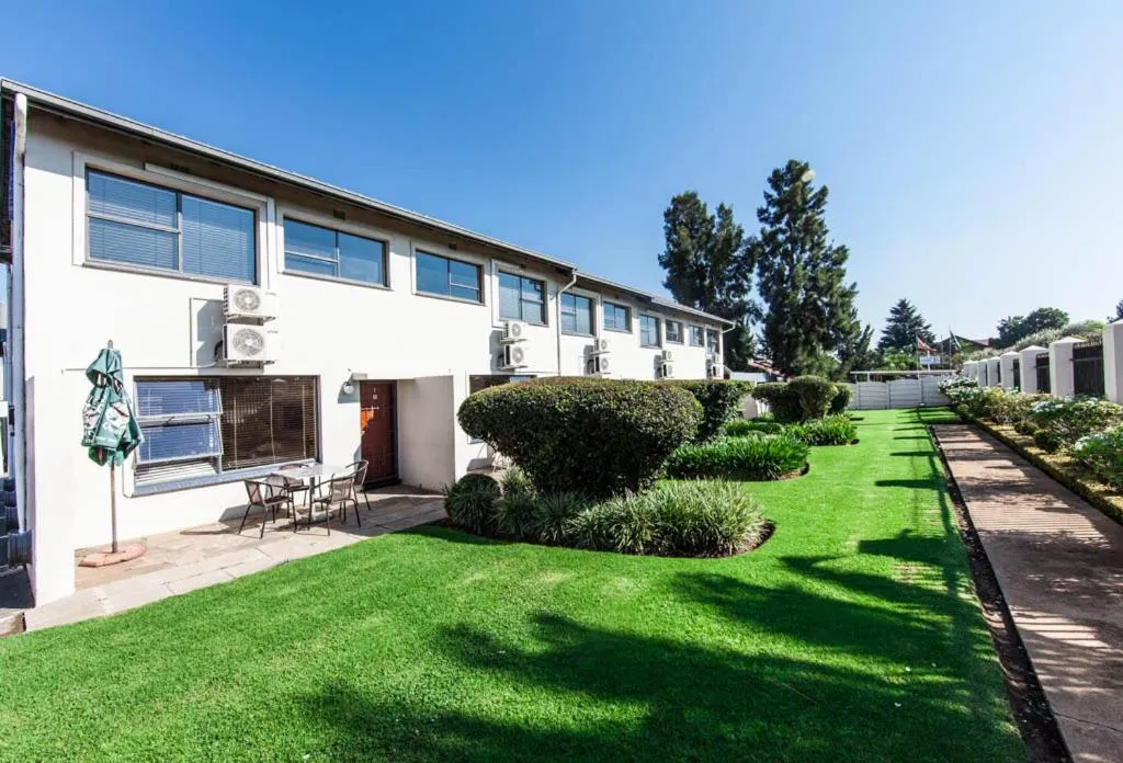 Facade/entrance in Vetho 1 Apartments OR Tambo Airport