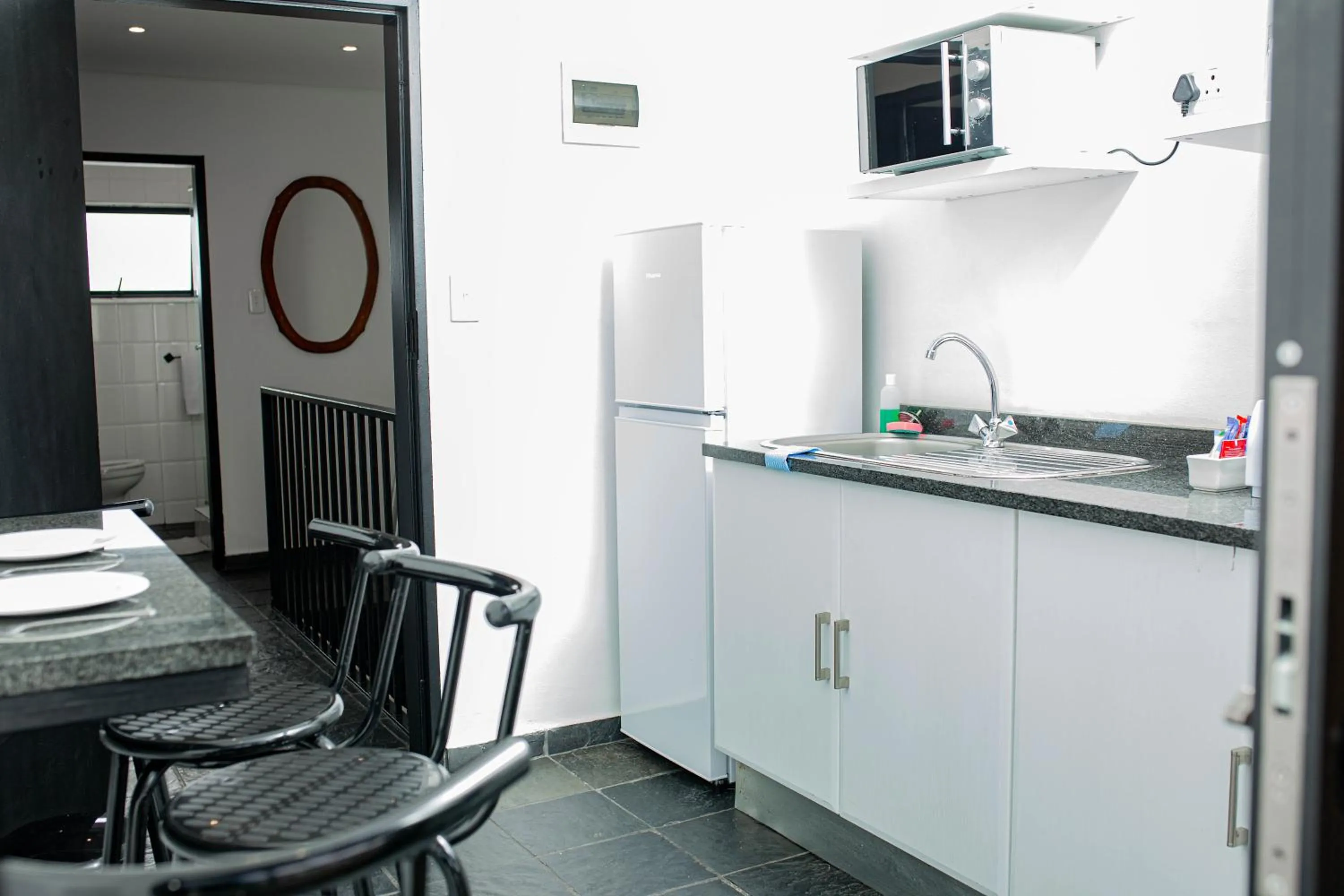 Coffee/tea facilities in Vetho 1 Apartments OR Tambo Airport