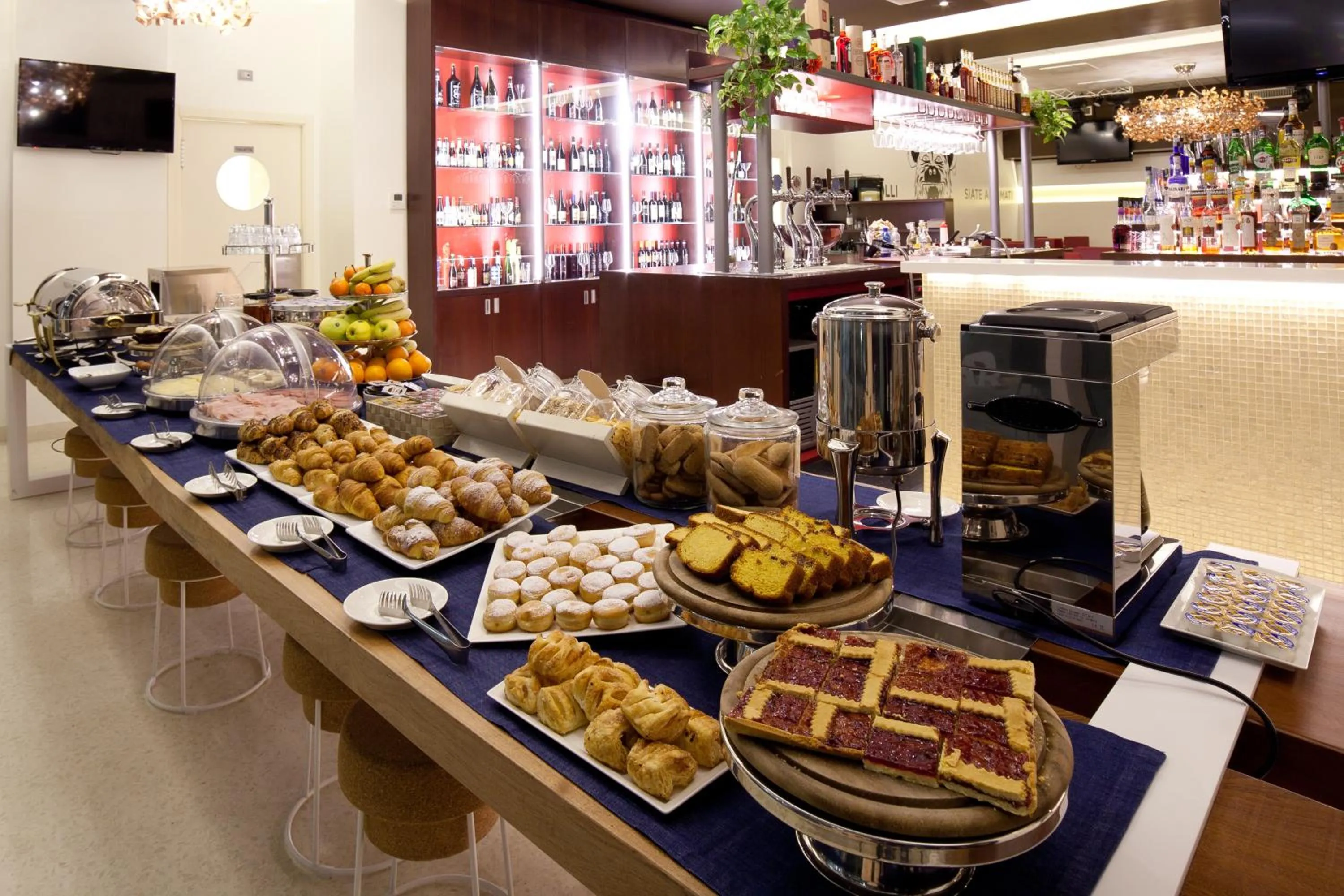 Breakfast in Hotel Glamour