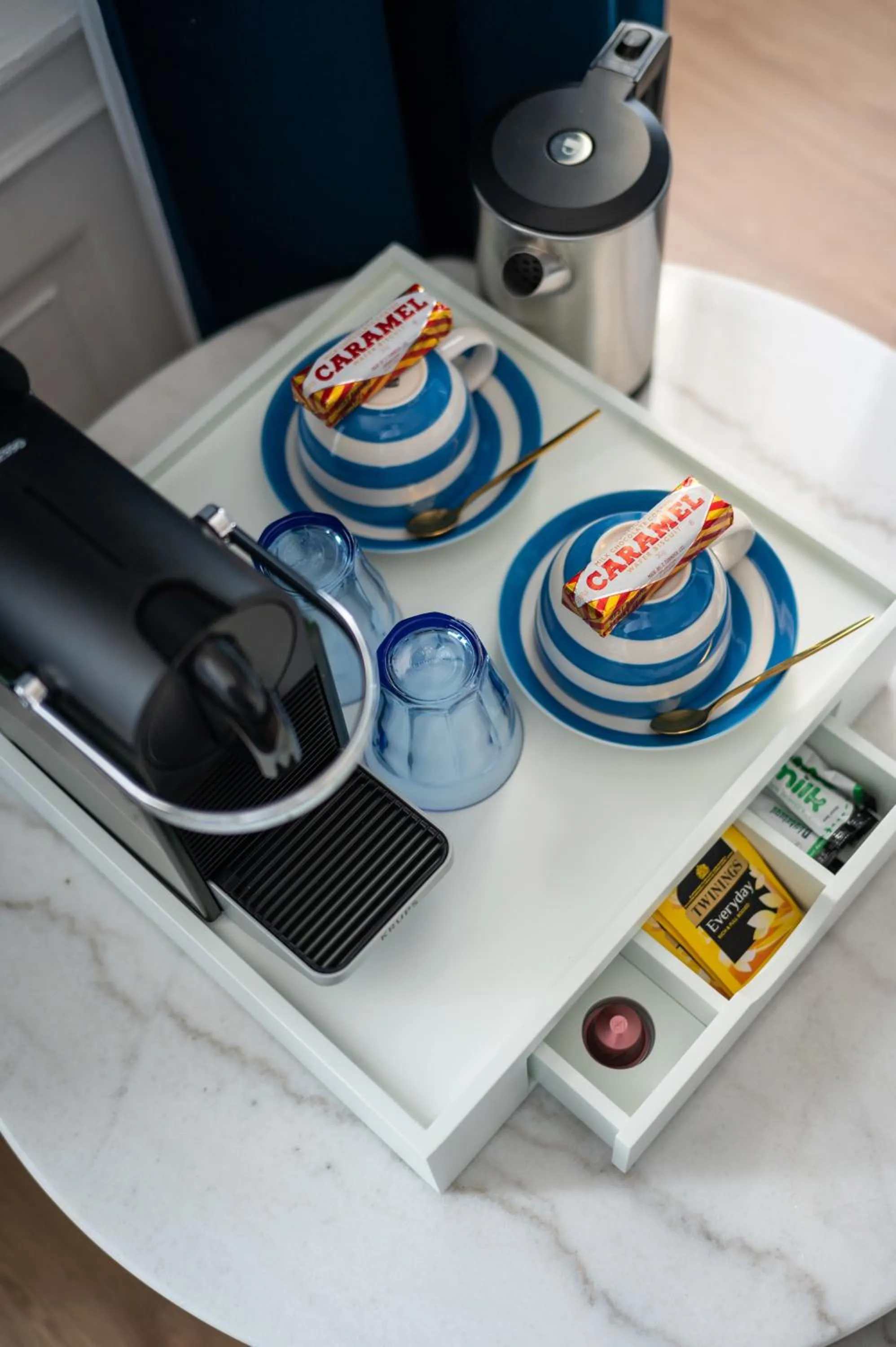 Coffee/tea facilities in No. 53 Frederick Street