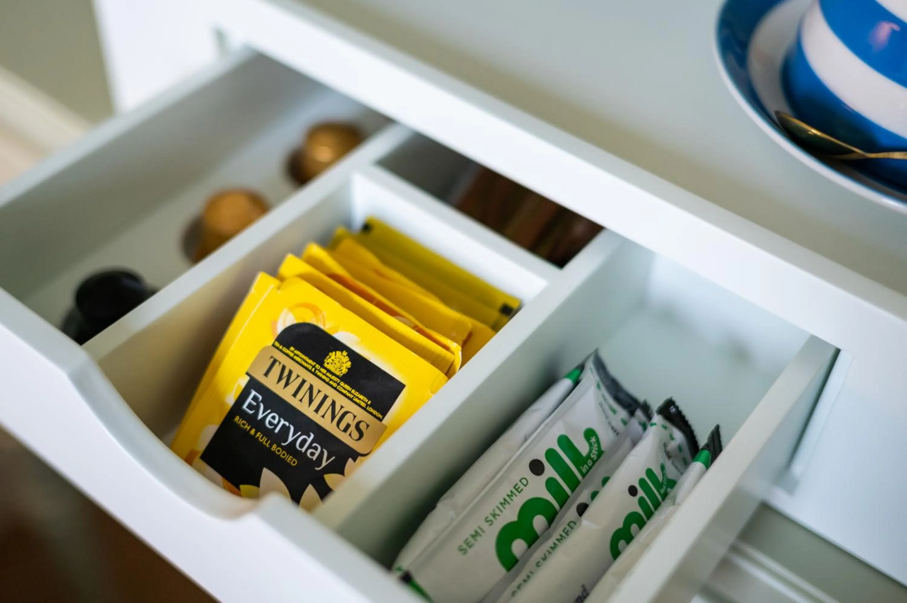 Coffee/tea facilities in No. 53 Frederick Street