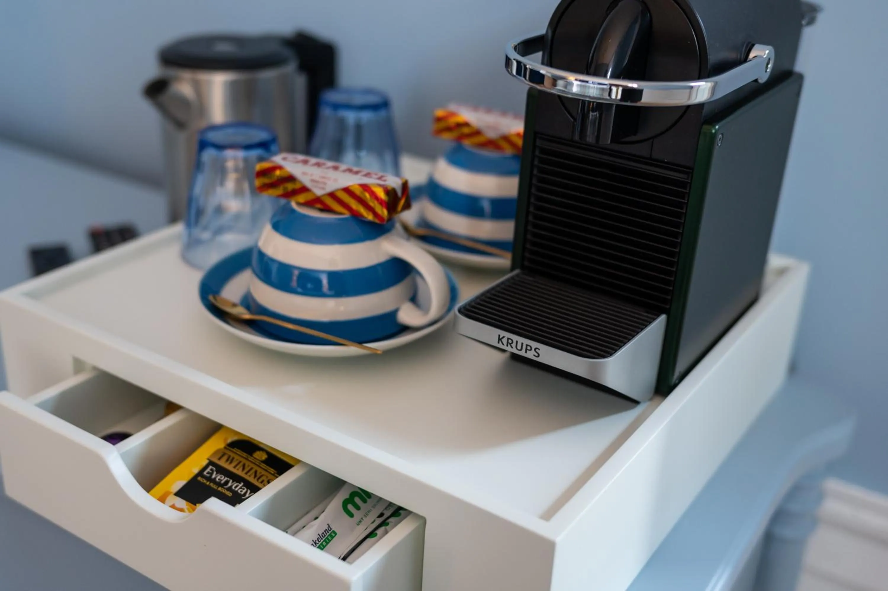 Coffee/tea facilities in No. 53 Frederick Street