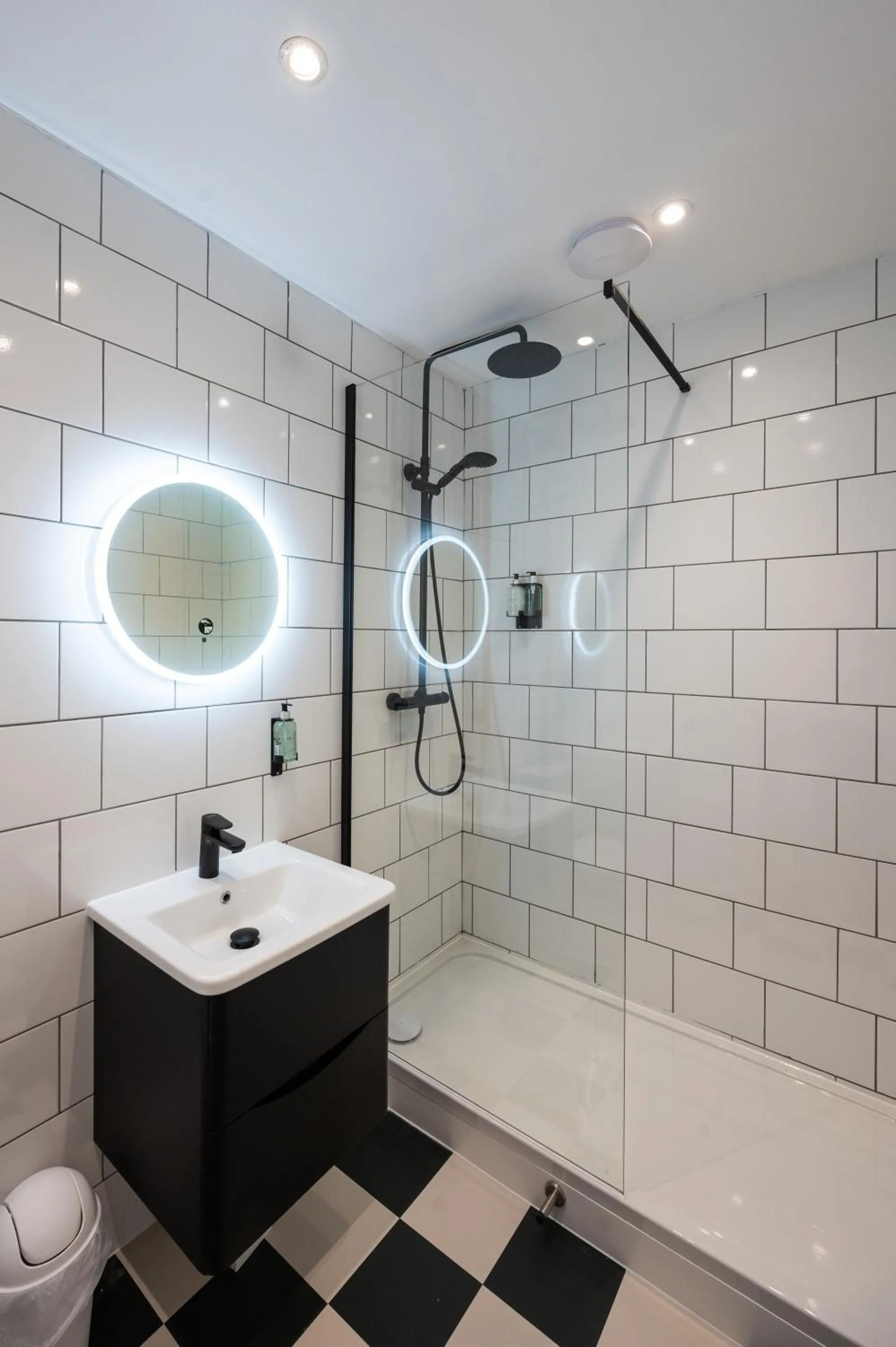 Shower in No. 53 Frederick Street