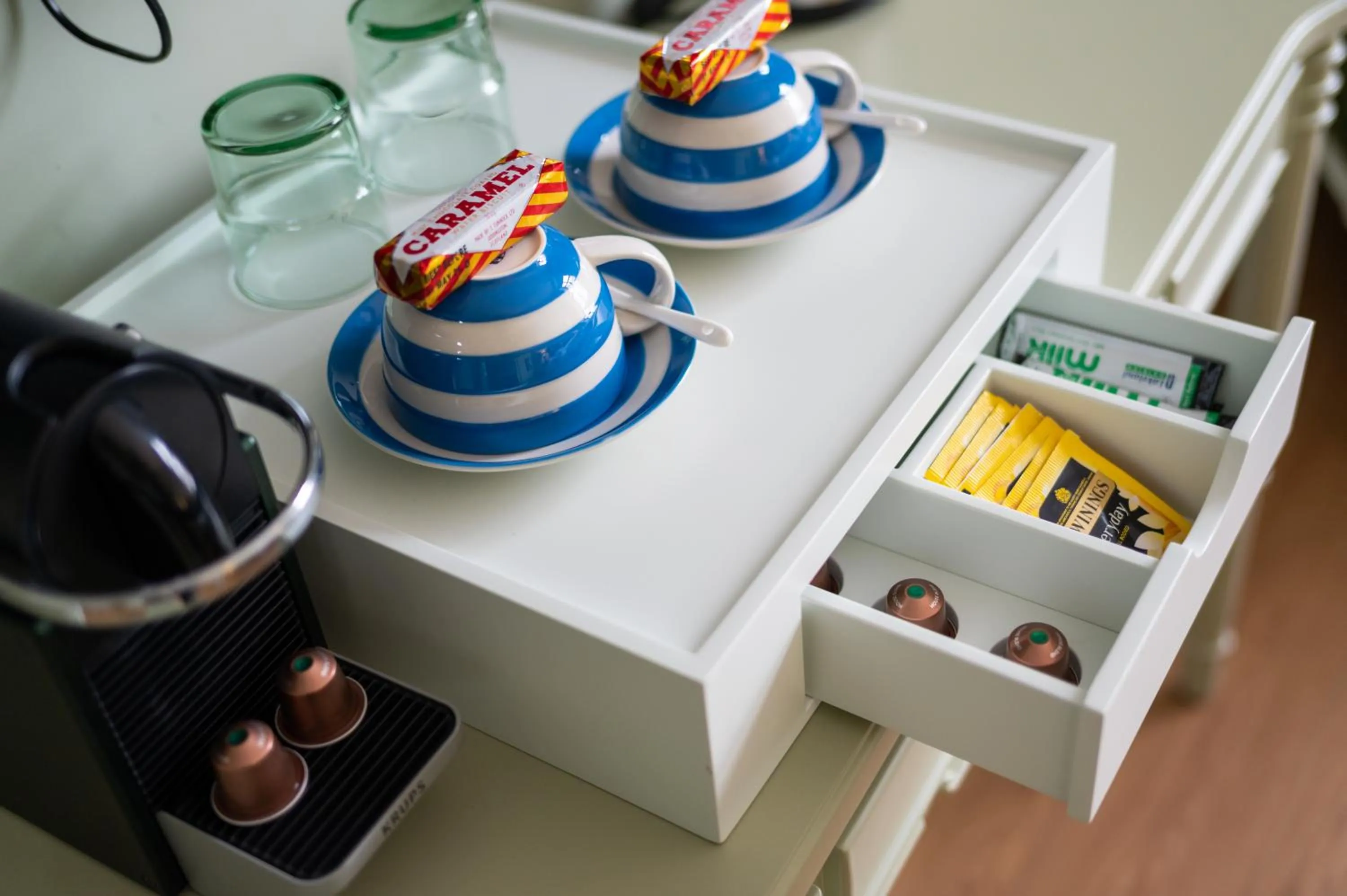Coffee/tea facilities in No. 53 Frederick Street