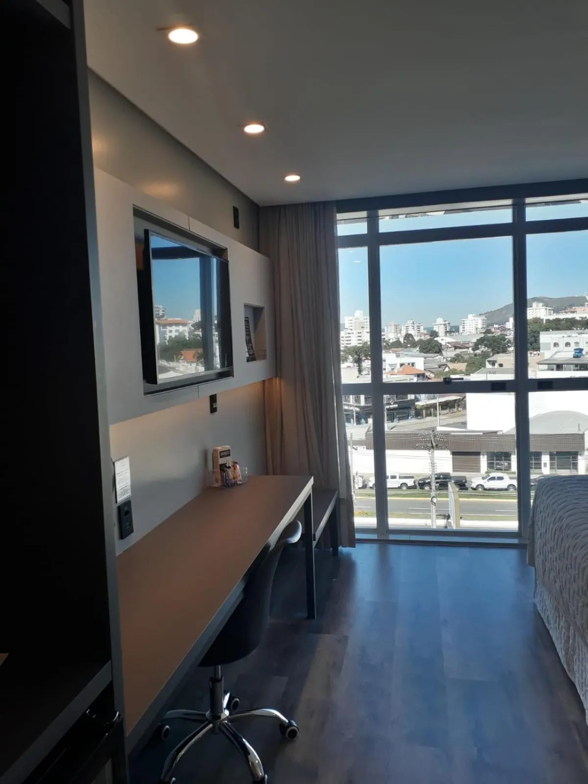 Bedroom in Hotel Le Canard Lages