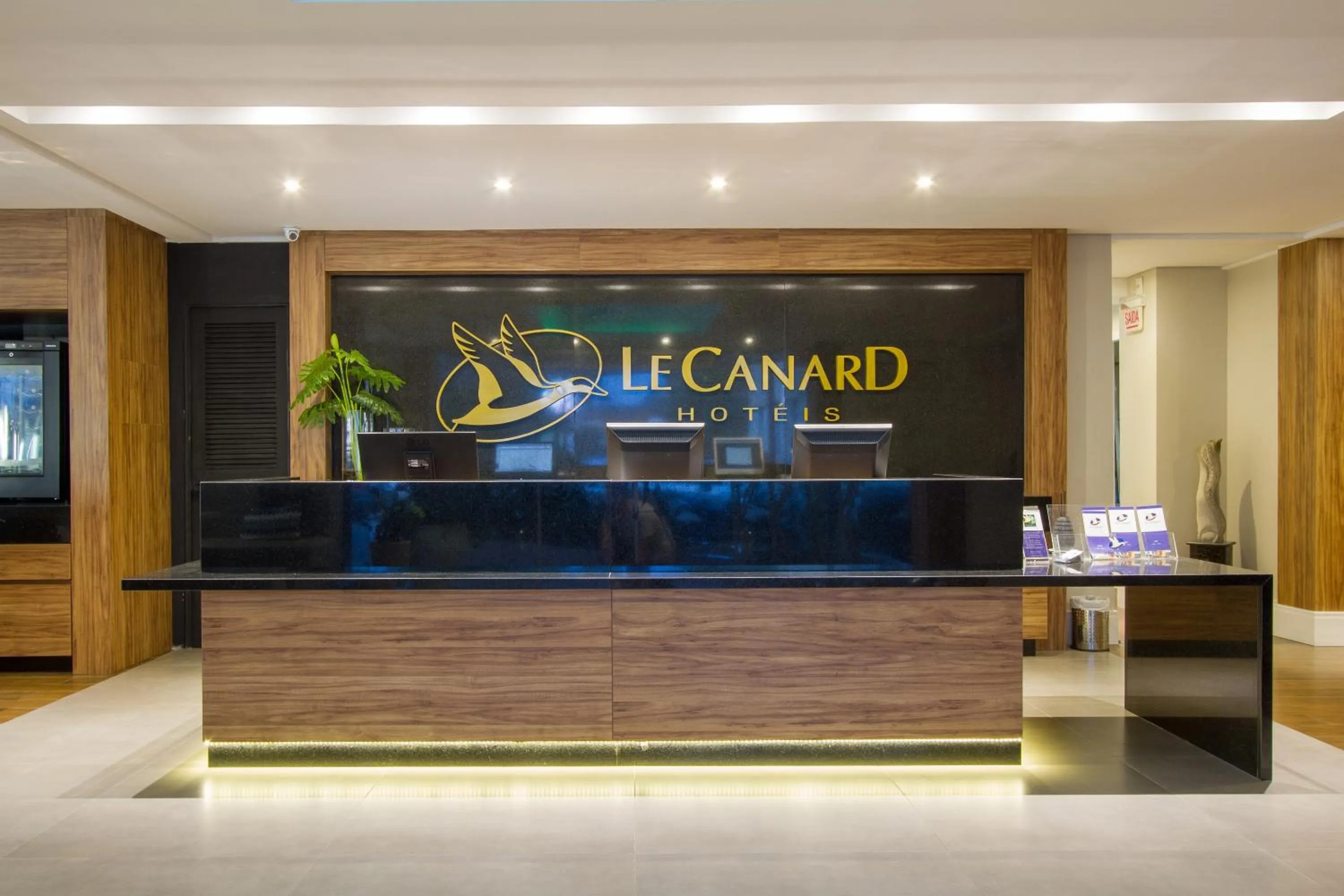 Lobby or reception in Hotel Le Canard Lages